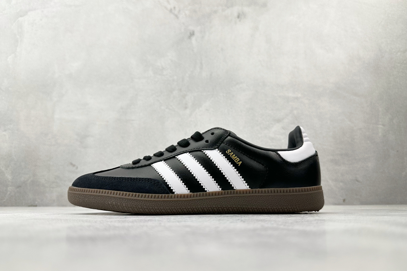 NO:553012,XM adidas originals SAMBA OG black and white Item number B75807 Size 35.5 36 36.5 37 38.5 39 40 40.5 41 42 42.5 43 44 44.5 45 Code 27, sports shoe series, adidas, sneakers19860909XM adidas originals SAMBA OG 黑白 货号B75807 尺码35.5 36 36.5 37 38.5 39 40 40.5 41 42 42.5 43 44 44.5 45 编码27,运动鞋系列,adidas,sneakers,Men's shoes