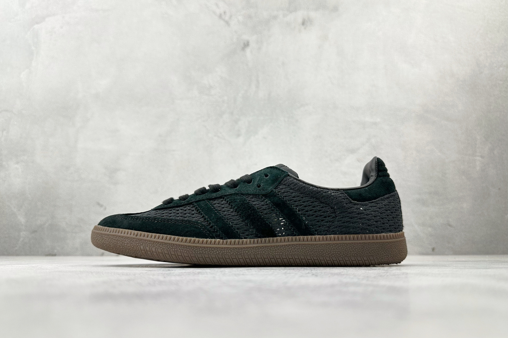 NO:553017,XM adidas originals SAMBA OG black brown Item No. KK Size 35.5 36 36.5 37 38.5 39 40 40.5 41 42 42.5 43 44 44.5 45 Code 27, sports shoe series, adidas, sneakers19860909XM adidas originals SAMBA OG 黑褐色 货号KK 尺码35.5 36 36.5 37 38.5 39 40 40.5 41 42 42.5 43 44 44.5 45 编码27,运动鞋系列,adidas,sneakers,Men's shoes