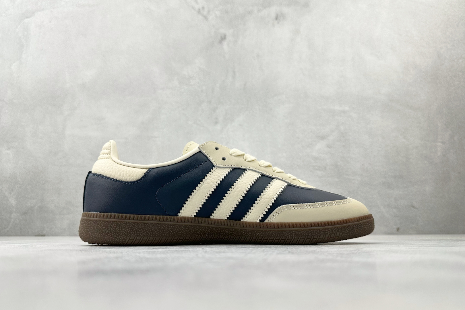 adidas originals SAMBA “Night Indigo”白蓝色 IG1968 adidas originals SAMBA “Night Indigo”白蓝色 IG1968