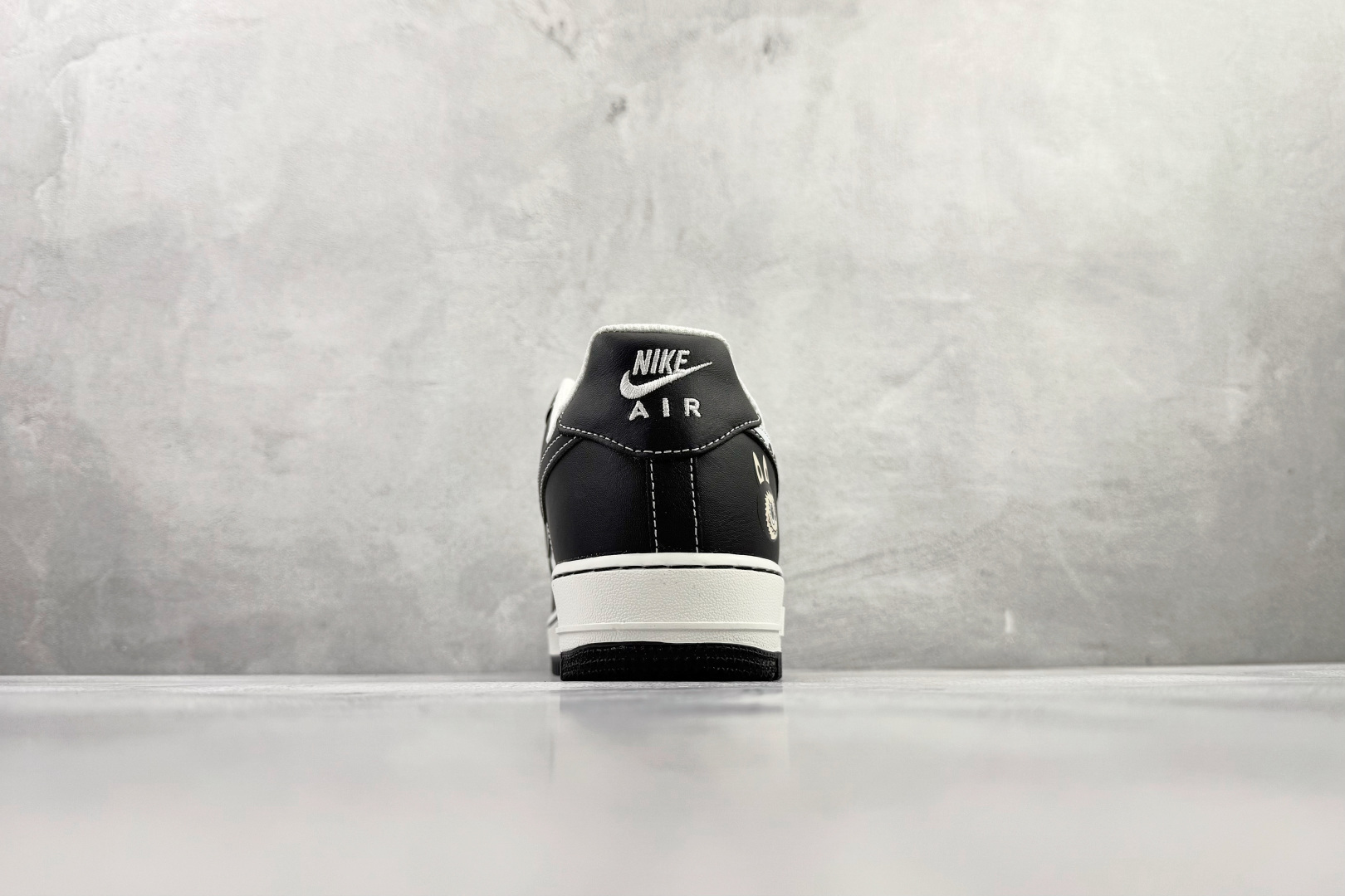 260 Nike Air Force 1 07 拉布布 联名 黑白 KJ5188-001-Chinese UA Cheap High Quatity Brand Clothes Bags handbags Sneakers wholesale wholesaler seller from China Factory suppliers Fashion Clothing Shoes best Quality Beautiful Price 260 Nike Air Force 1 07 拉布布 联名 黑白 KJ5188-001