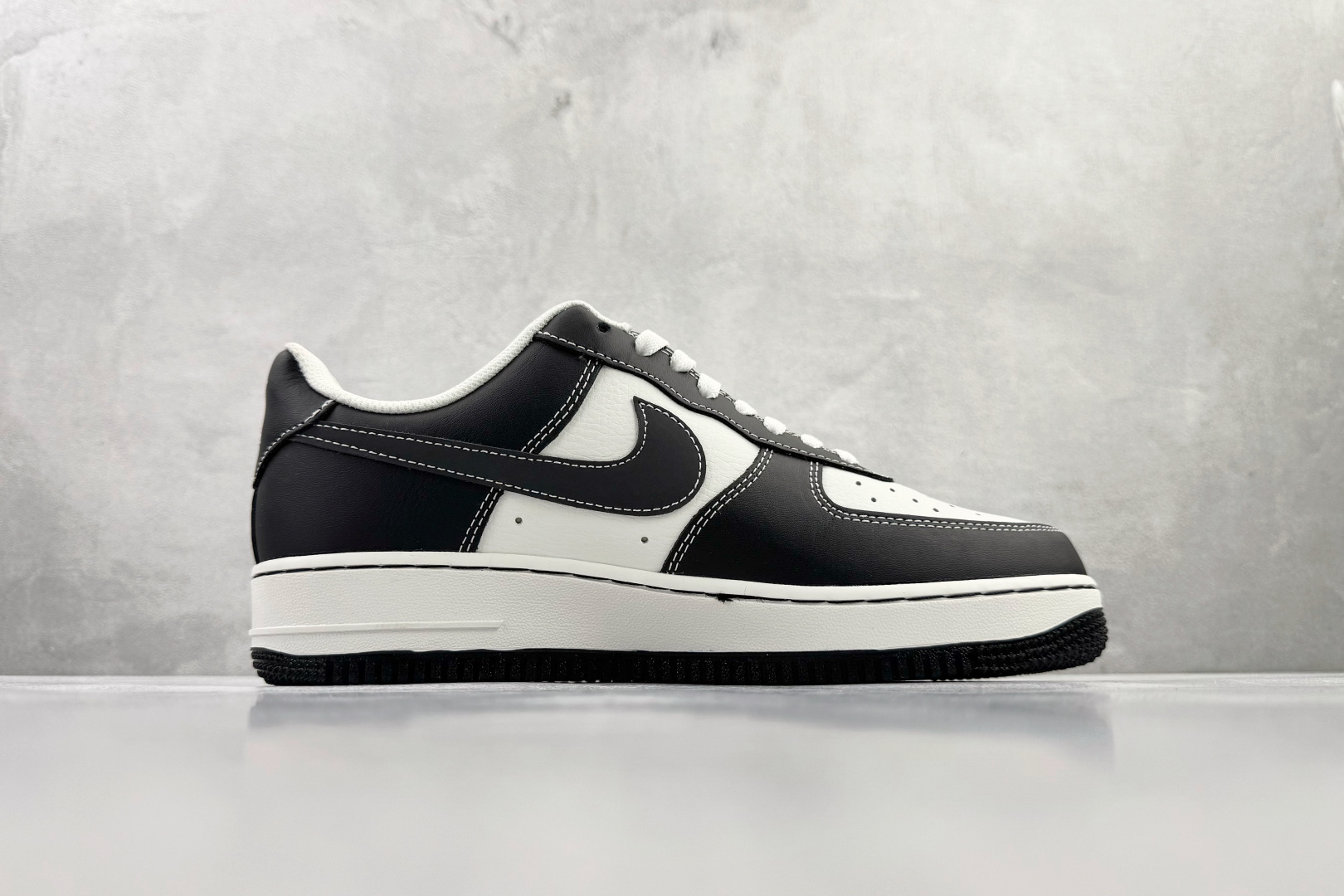 260 Nike Air Force 1 07 拉布布 联名 黑白 KJ5188-001-Chinese UA Cheap High Quatity Brand Clothes Bags handbags Sneakers wholesale wholesaler seller from China Factory suppliers Fashion Clothing Shoes best Quality Beautiful Price 260 Nike Air Force 1 07 拉布布 联名 黑白 KJ5188-001