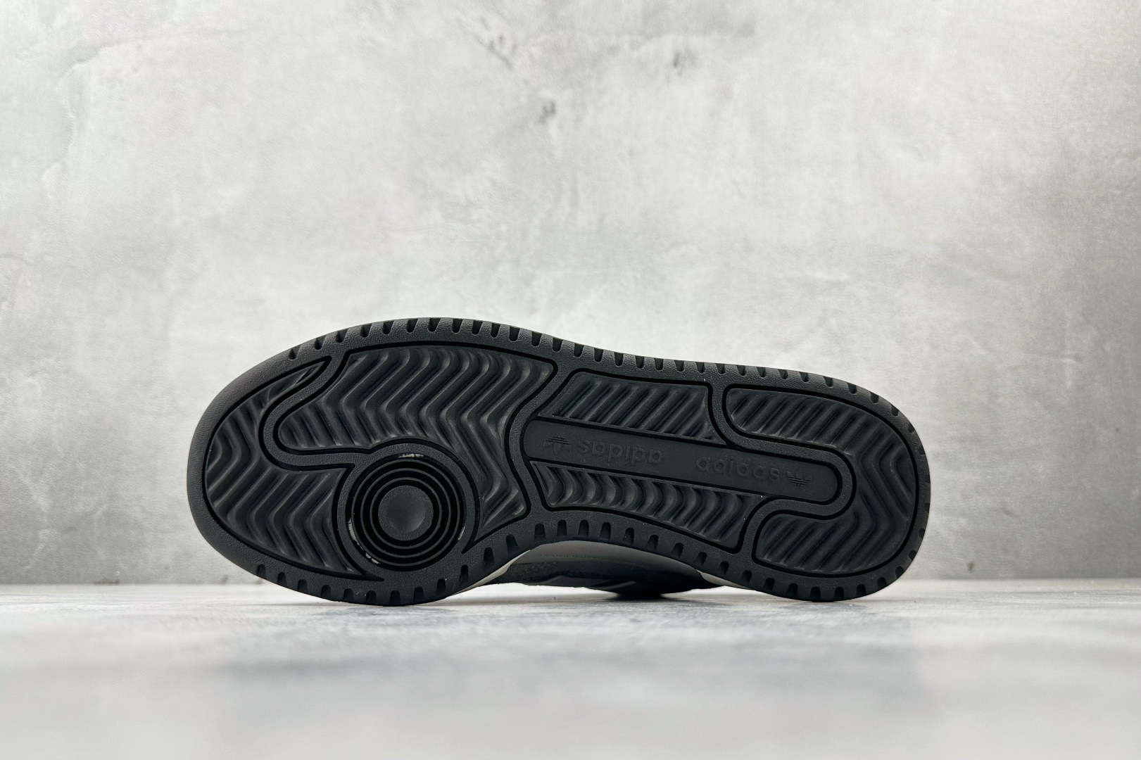 200 东南亚订单 adidas originals FORUM 2000 Shoes 灰色 JS0997-Chinese UA Cheap High Quatity Brand Clothes Bags handbags Sneakers wholesale wholesaler seller from China Factory suppliers Fashion Clothing Shoes best Quality Beautiful Price 200 东南亚订单 adidas originals FORUM 2000 Shoes 灰色 JS0997