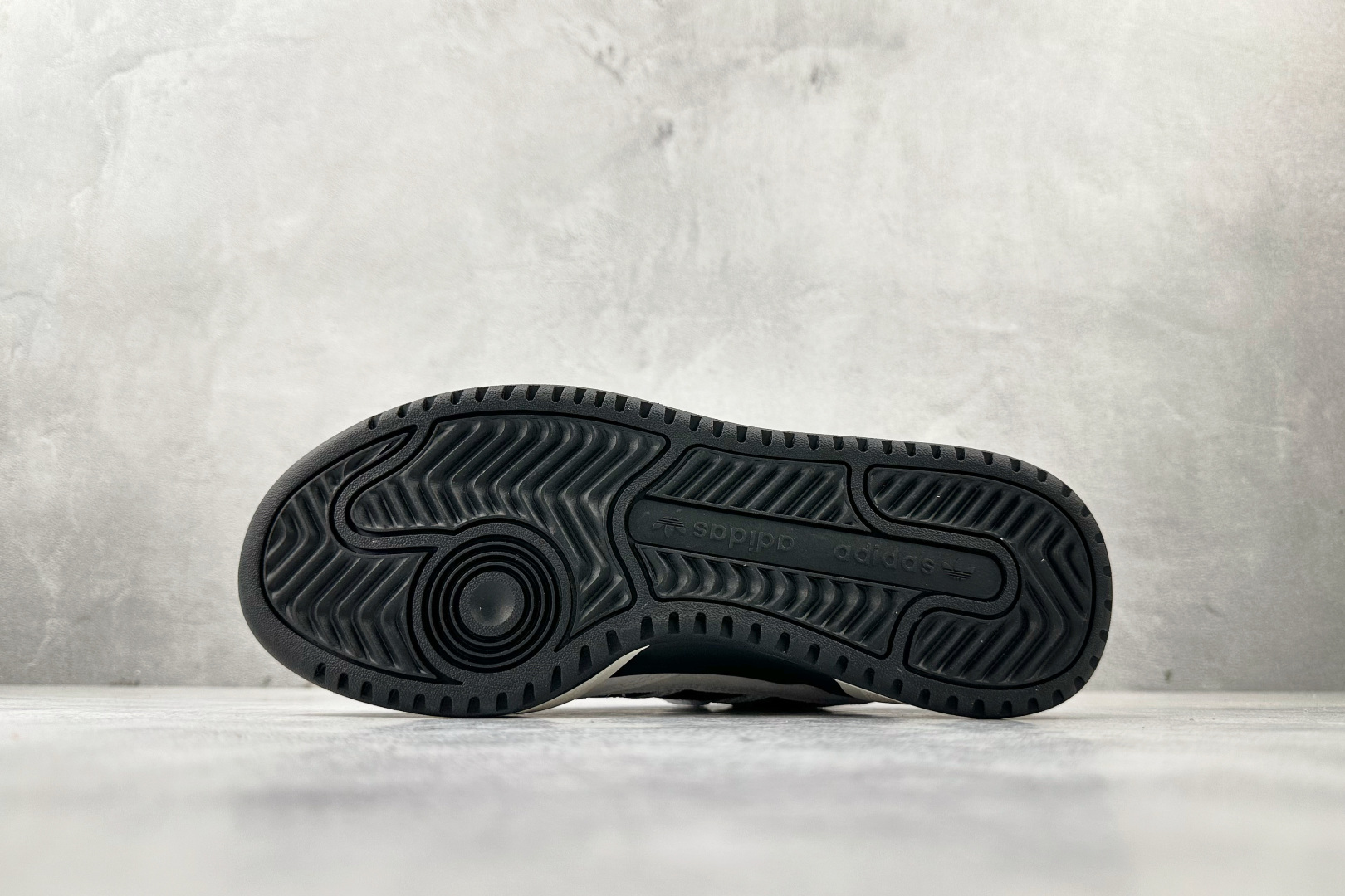 200 东南亚订单 adidas originals FORUM 2000 Shoes 黑白色 JS0995