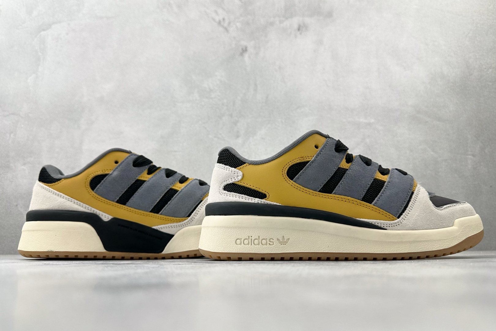 东南亚订单 adidas originals FORUM 2000 Shoes 黑灰色 JS3158 东南亚订单 adidas originals FORUM 2000 Shoes 黑灰色 JS3158