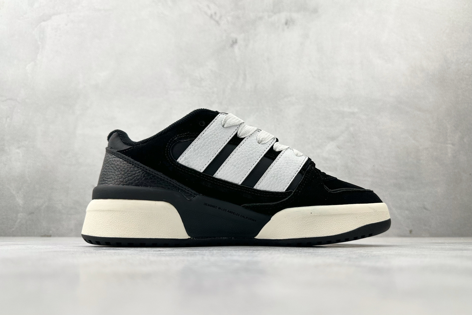 东南亚订单 adidas originals FORUM 2000 Shoes 黑白色 JS0996