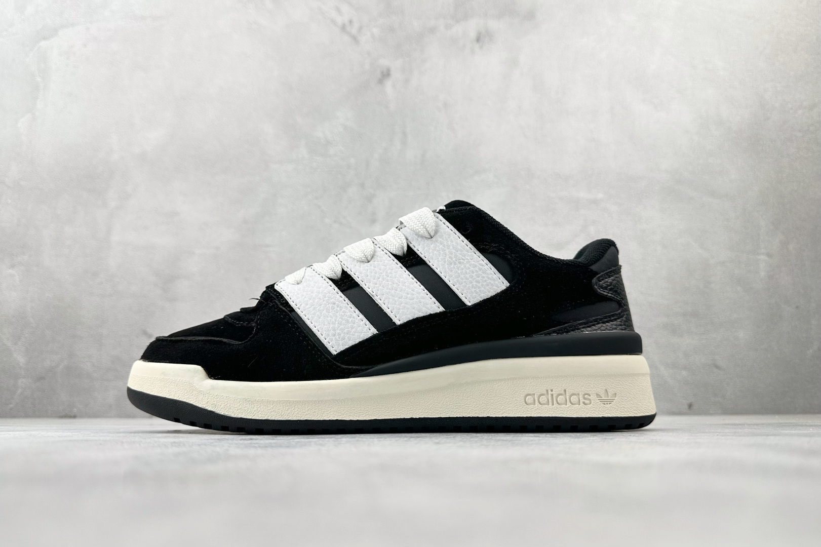 东南亚订单 adidas originals FORUM 2000 Shoes 黑白色 JS0996