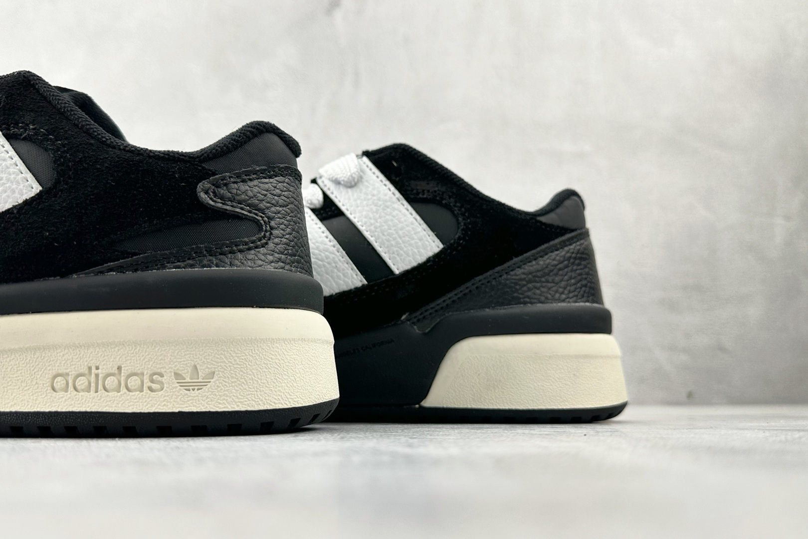 东南亚订单 adidas originals FORUM 2000 Shoes 黑白色 JS0996