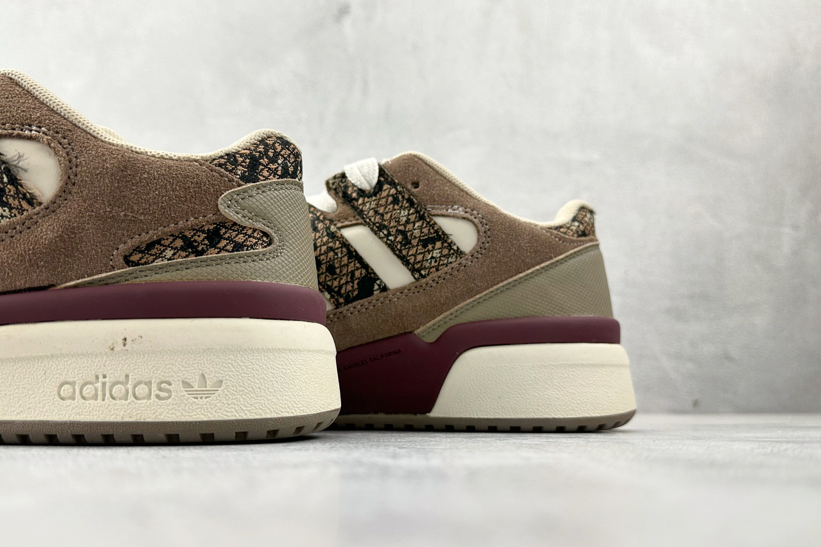 200 东南亚订单 adidas originals FORUM 2000 Shoes 棕色 JS3157