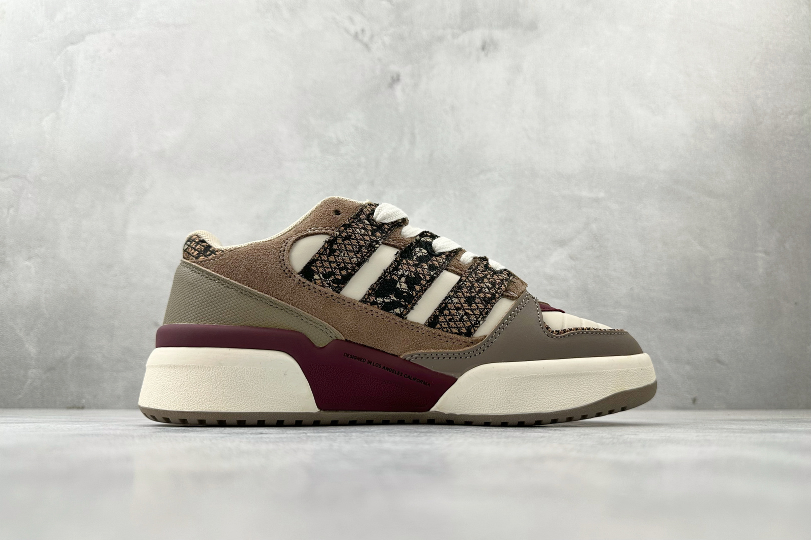 200 东南亚订单 adidas originals FORUM 2000 Shoes 棕色 JS3157