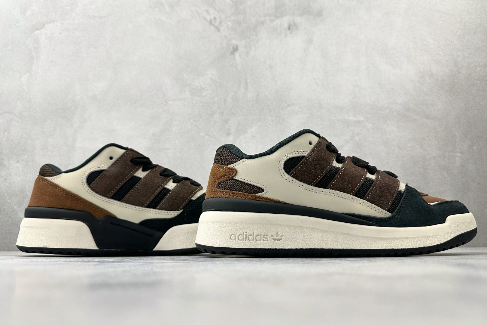 200 东南亚订单 adidas originals FORUM 2000 Shoes 棕黑色 JS3160