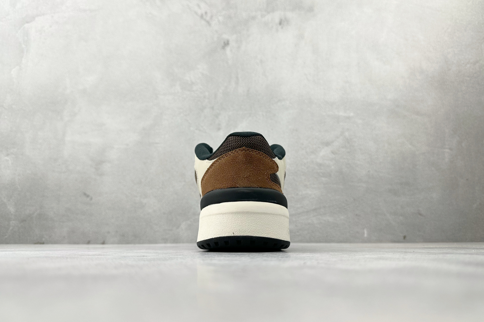 200 东南亚订单 adidas originals FORUM 2000 Shoes 棕黑色 JS3160