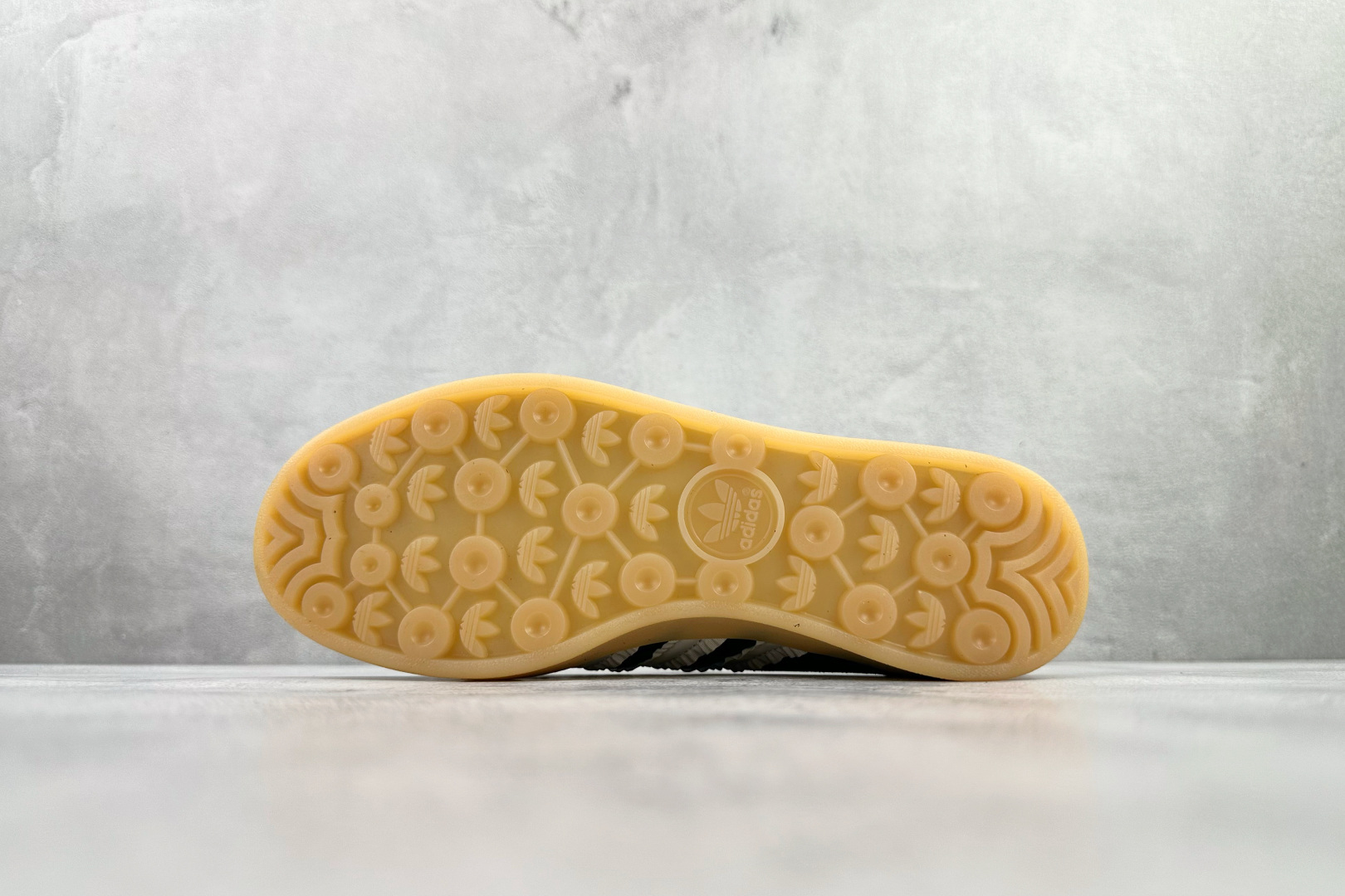 170 adidas originals GAZELLE INDOOR 黑色 JS1412-Chinese UA Cheap High Quatity Brand Clothes Bags handbags Sneakers wholesale wholesaler seller from China Factory suppliers Fashion Clothing Shoes best Quality Beautiful Price 170 adidas originals GAZELLE INDOOR 黑色 JS1412