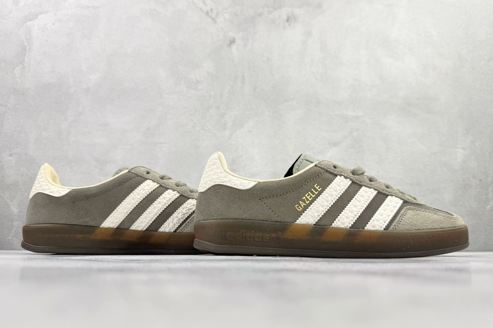 170 adidas originals GAZELLE INDOOR 灰白 IF1807