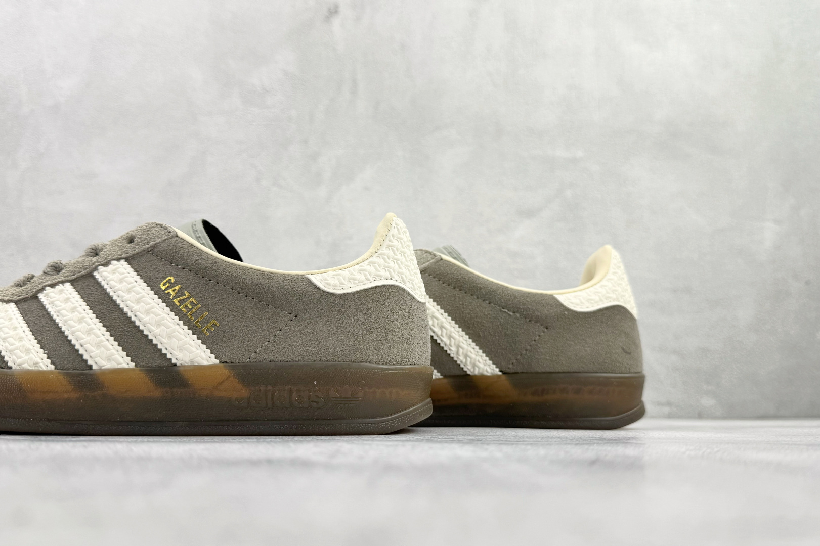 170 adidas originals GAZELLE INDOOR 灰白 IF1807