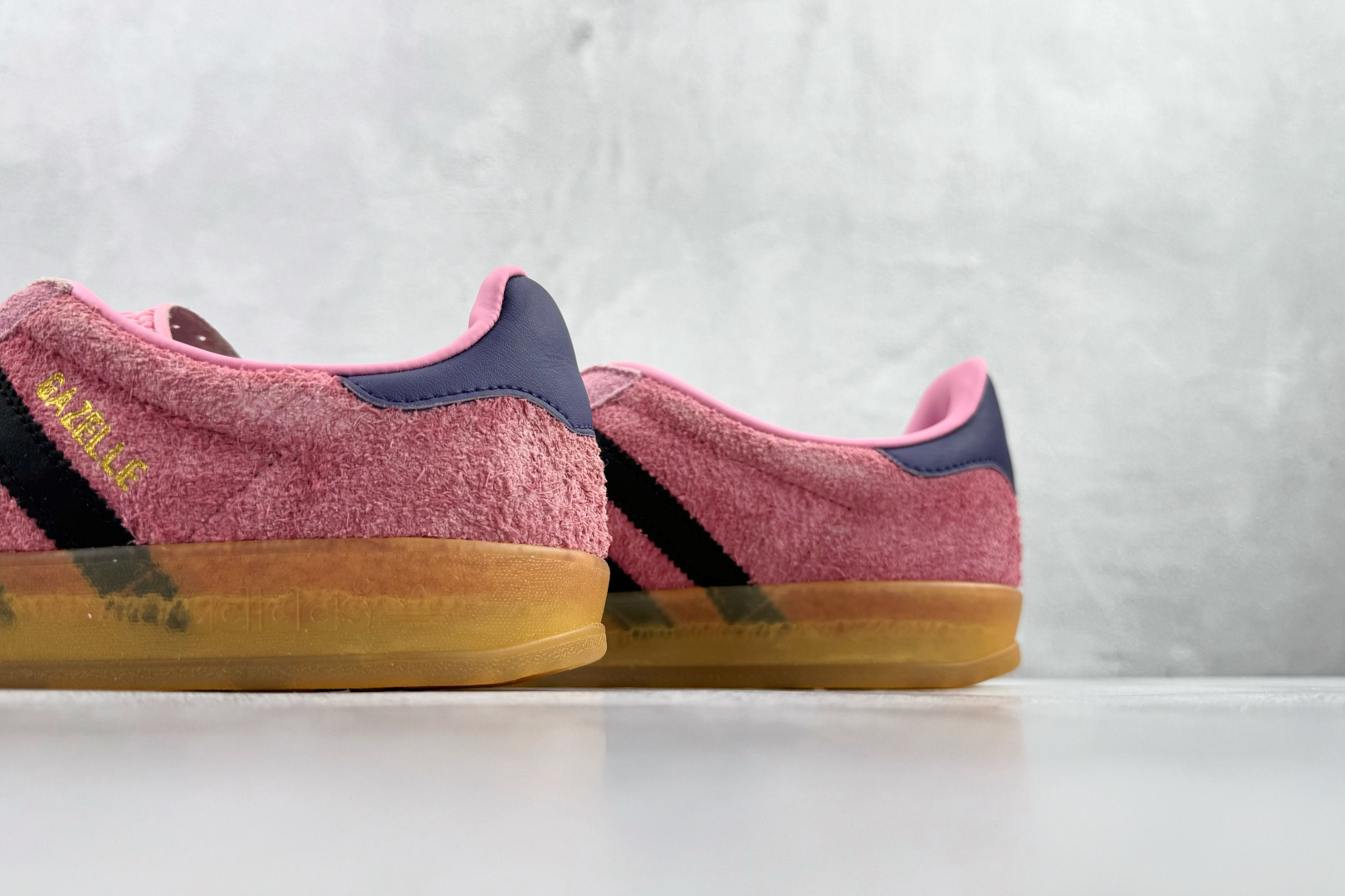 170 adidas originals GAZELLE INDOOR 粉黑 IE7002-Chinese UA Cheap High Quatity Brand Clothes Bags handbags Sneakers wholesale wholesaler seller from China Factory suppliers Fashion Clothing Shoes best Quality Beautiful Price 170 adidas originals GAZELLE INDOOR 粉黑 IE7002