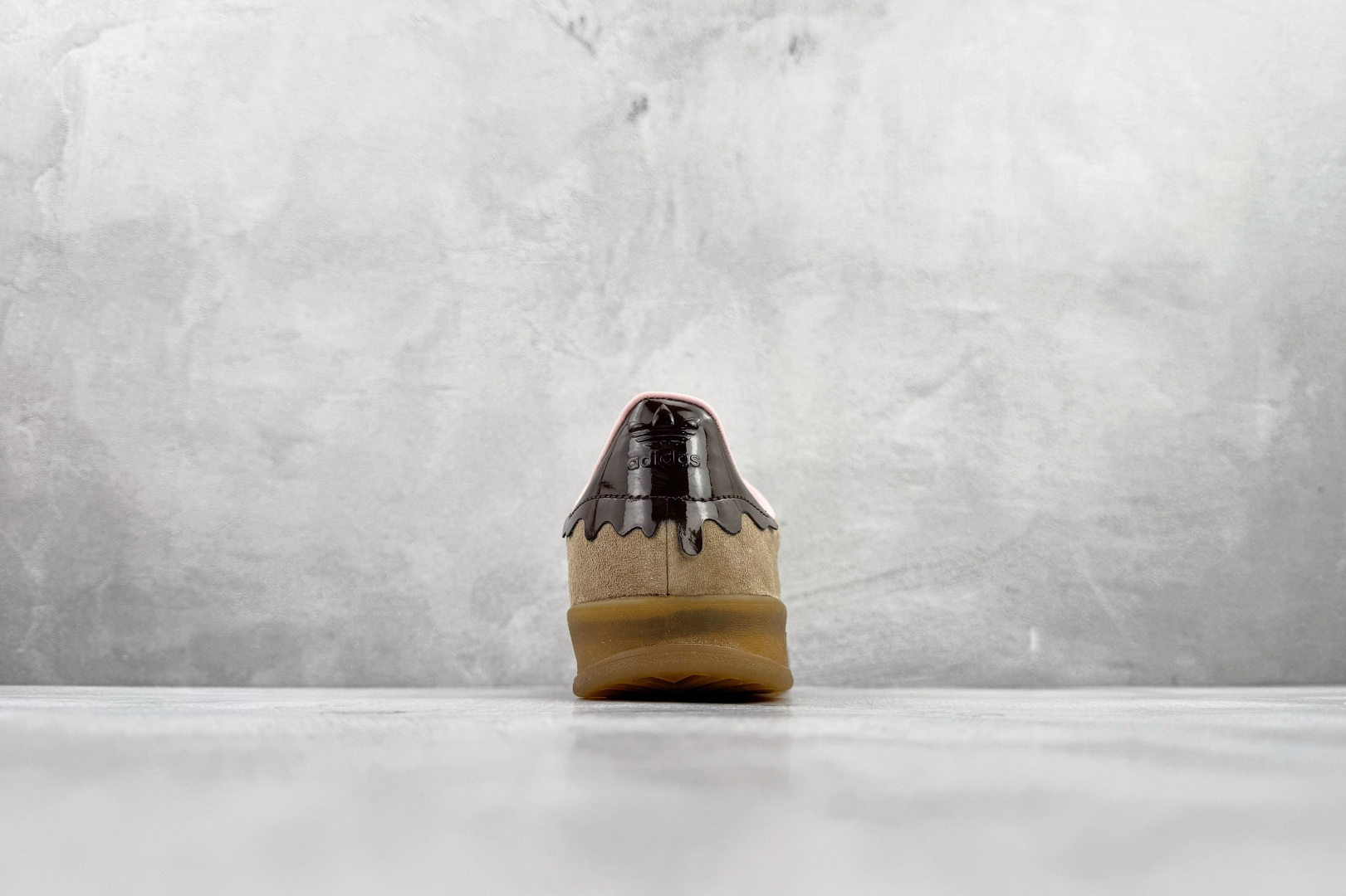 170 adidas originals GAZELLE INDOOR 棕色 JR8028-Chinese UA Cheap High Quatity Brand Clothes Bags handbags Sneakers wholesale wholesaler seller from China Factory suppliers Fashion Clothing Shoes best Quality Beautiful Price 170 adidas originals GAZELLE INDOOR 棕色 JR8028