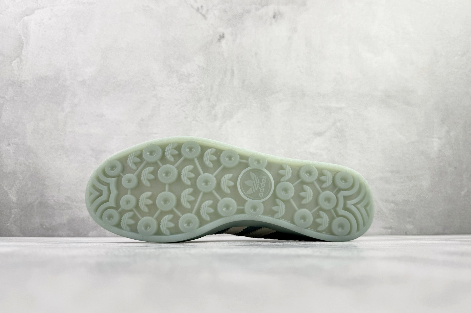 170 adidas originals GAZELLE INDOOR 浅蓝色 JR8852-Chinese UA Cheap High Quatity Brand Clothes Bags handbags Sneakers wholesale wholesaler seller from China Factory suppliers Fashion Clothing Shoes best Quality Beautiful Price 170 adidas originals GAZELLE INDOOR 浅蓝色 JR8852