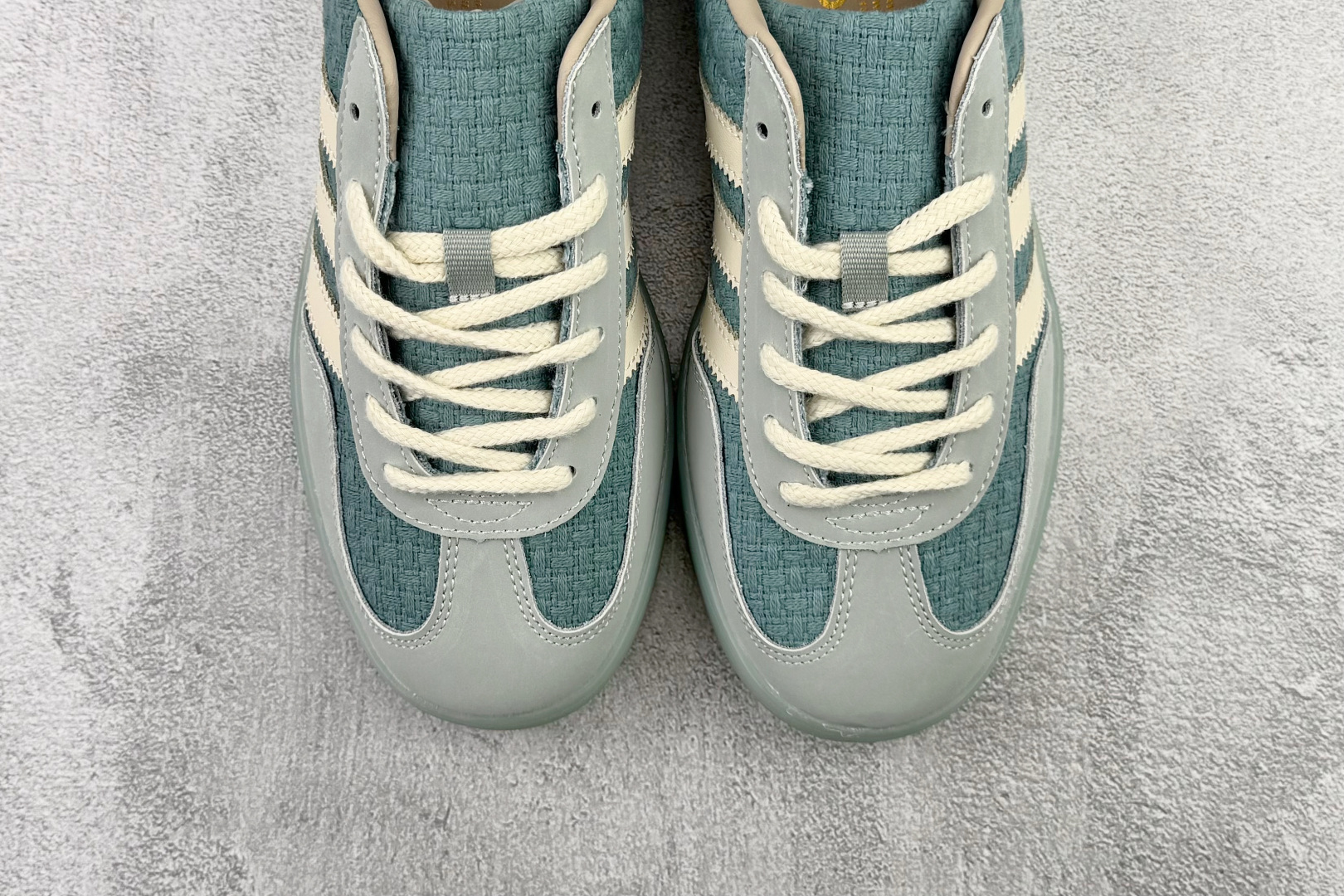 170 adidas originals GAZELLE INDOOR 浅蓝色 JR8852-Chinese UA Cheap High Quatity Brand Clothes Bags handbags Sneakers wholesale wholesaler seller from China Factory suppliers Fashion Clothing Shoes best Quality Beautiful Price 170 adidas originals GAZELLE INDOOR 浅蓝色 JR8852