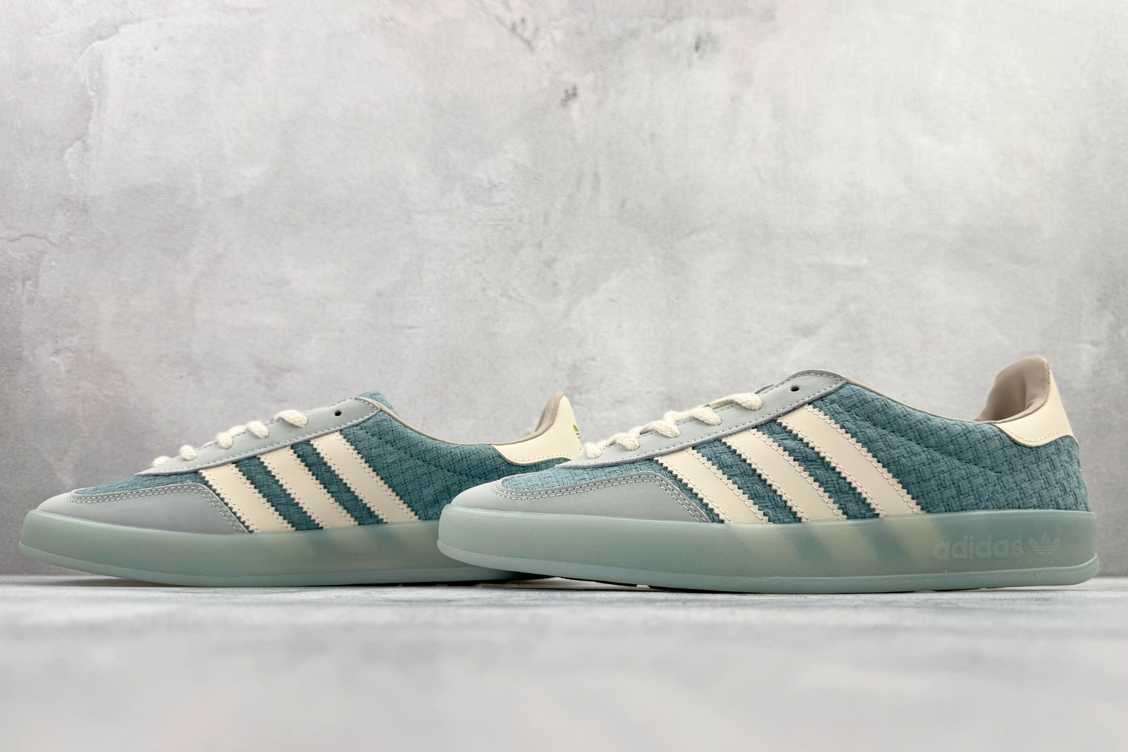 170 adidas originals GAZELLE INDOOR 浅蓝色 JR8852-Chinese UA Cheap High Quatity Brand Clothes Bags handbags Sneakers wholesale wholesaler seller from China Factory suppliers Fashion Clothing Shoes best Quality Beautiful Price 170 adidas originals GAZELLE INDOOR 浅蓝色 JR8852