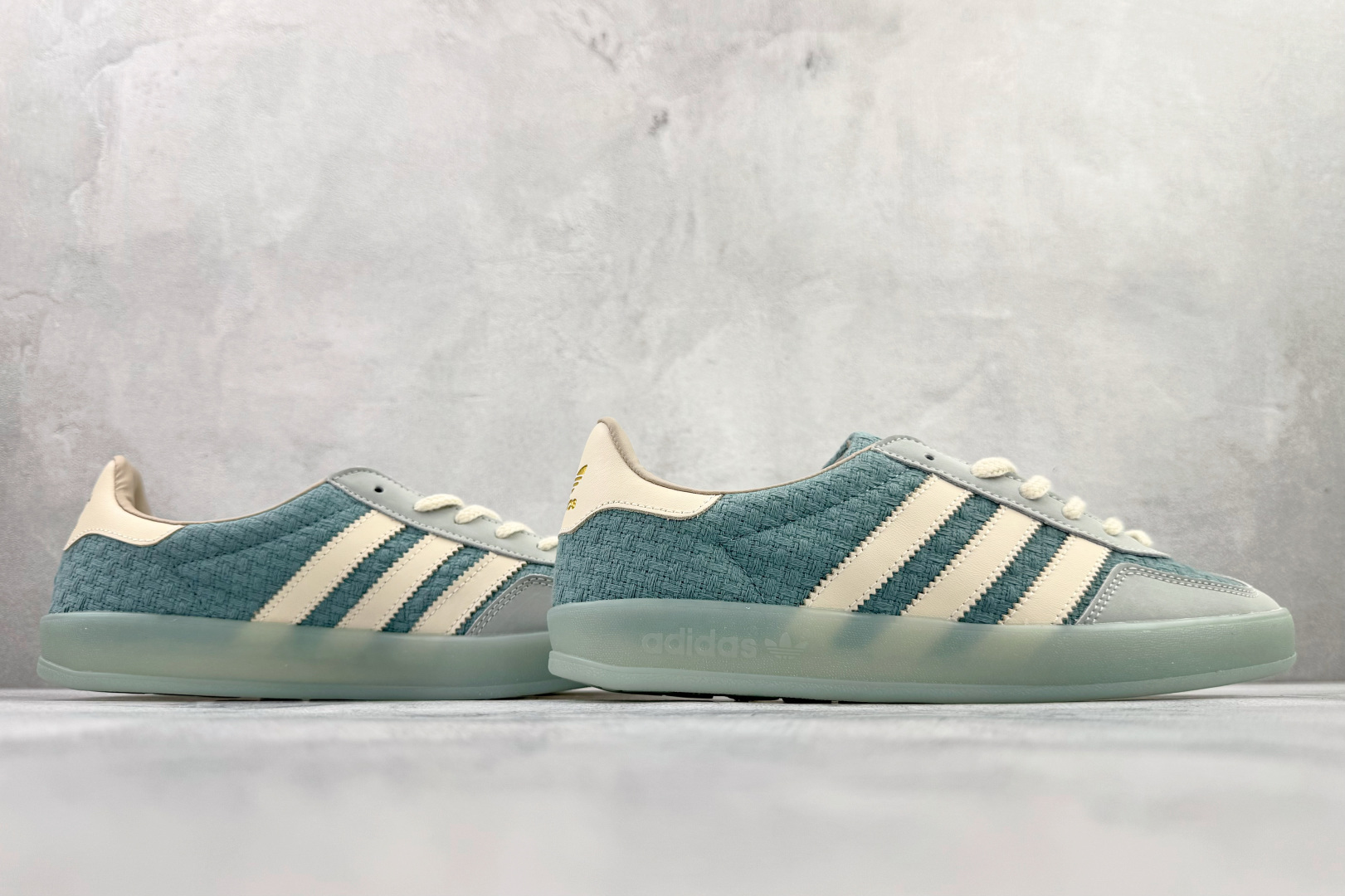 170 adidas originals GAZELLE INDOOR 浅蓝色 JR8852-Chinese UA Cheap High Quatity Brand Clothes Bags handbags Sneakers wholesale wholesaler seller from China Factory suppliers Fashion Clothing Shoes best Quality Beautiful Price 170 adidas originals GAZELLE INDOOR 浅蓝色 JR8852