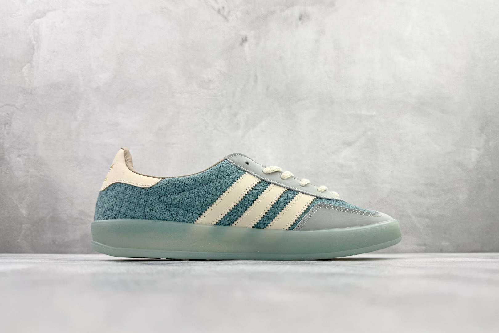 170 adidas originals GAZELLE INDOOR 浅蓝色 JR8852-Chinese UA Cheap High Quatity Brand Clothes Bags handbags Sneakers wholesale wholesaler seller from China Factory suppliers Fashion Clothing Shoes best Quality Beautiful Price 170 adidas originals GAZELLE INDOOR 浅蓝色 JR8852