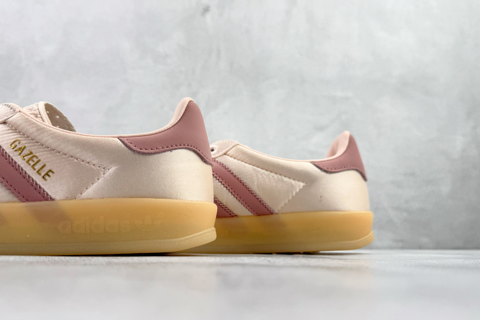 170 adidas originals GAZELLE INDOOR 粉色 JI2709-Chinese UA Cheap High Quatity Brand Clothes Bags handbags Sneakers wholesale wholesaler seller from China Factory suppliers Fashion Clothing Shoes best Quality Beautiful Price 170 adidas originals GAZELLE INDOOR 粉色 JI2709