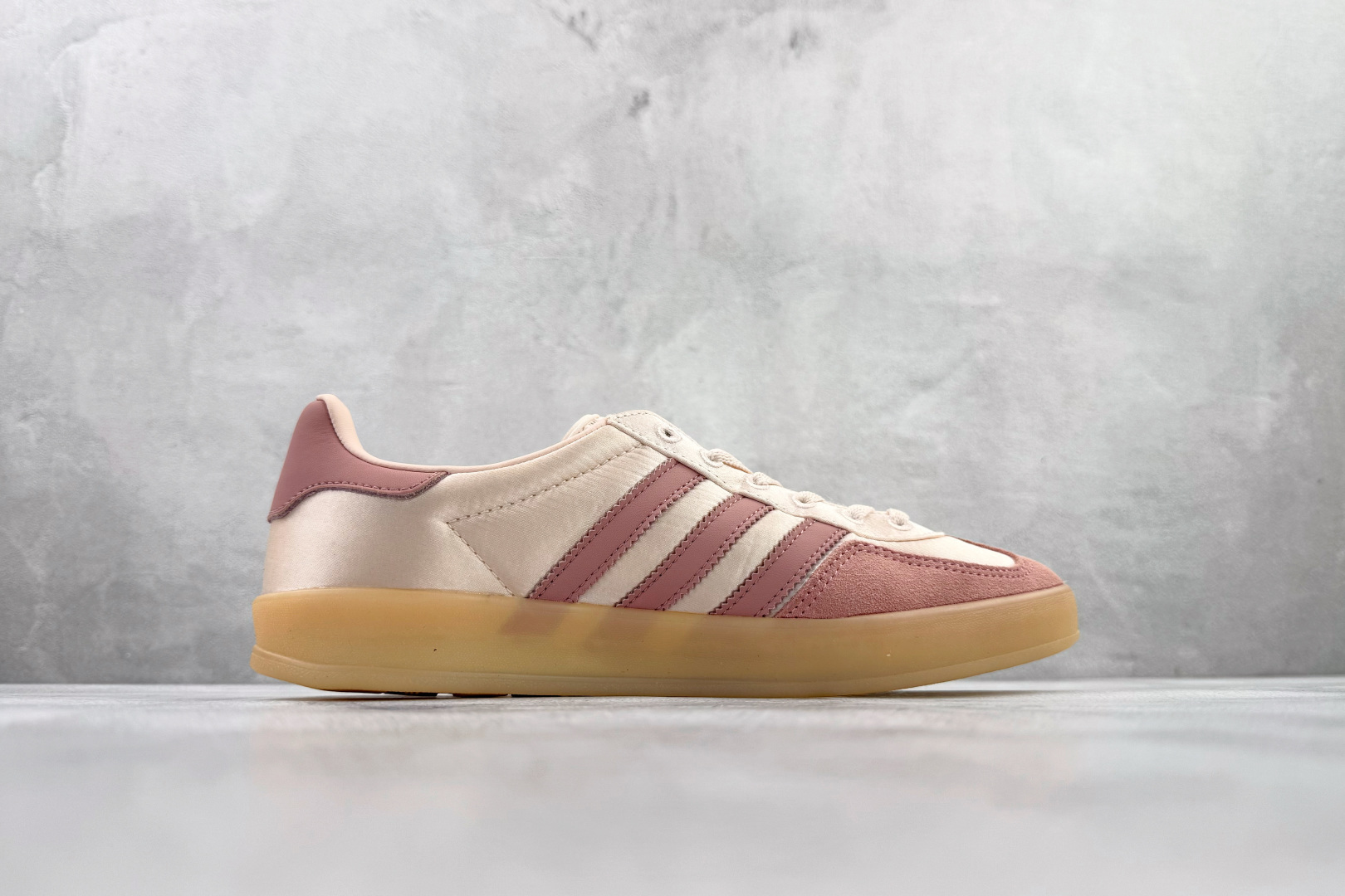 170 adidas originals GAZELLE INDOOR 粉色 JI2709-Chinese UA Cheap High Quatity Brand Clothes Bags handbags Sneakers wholesale wholesaler seller from China Factory suppliers Fashion Clothing Shoes best Quality Beautiful Price 170 adidas originals GAZELLE INDOOR 粉色 JI2709