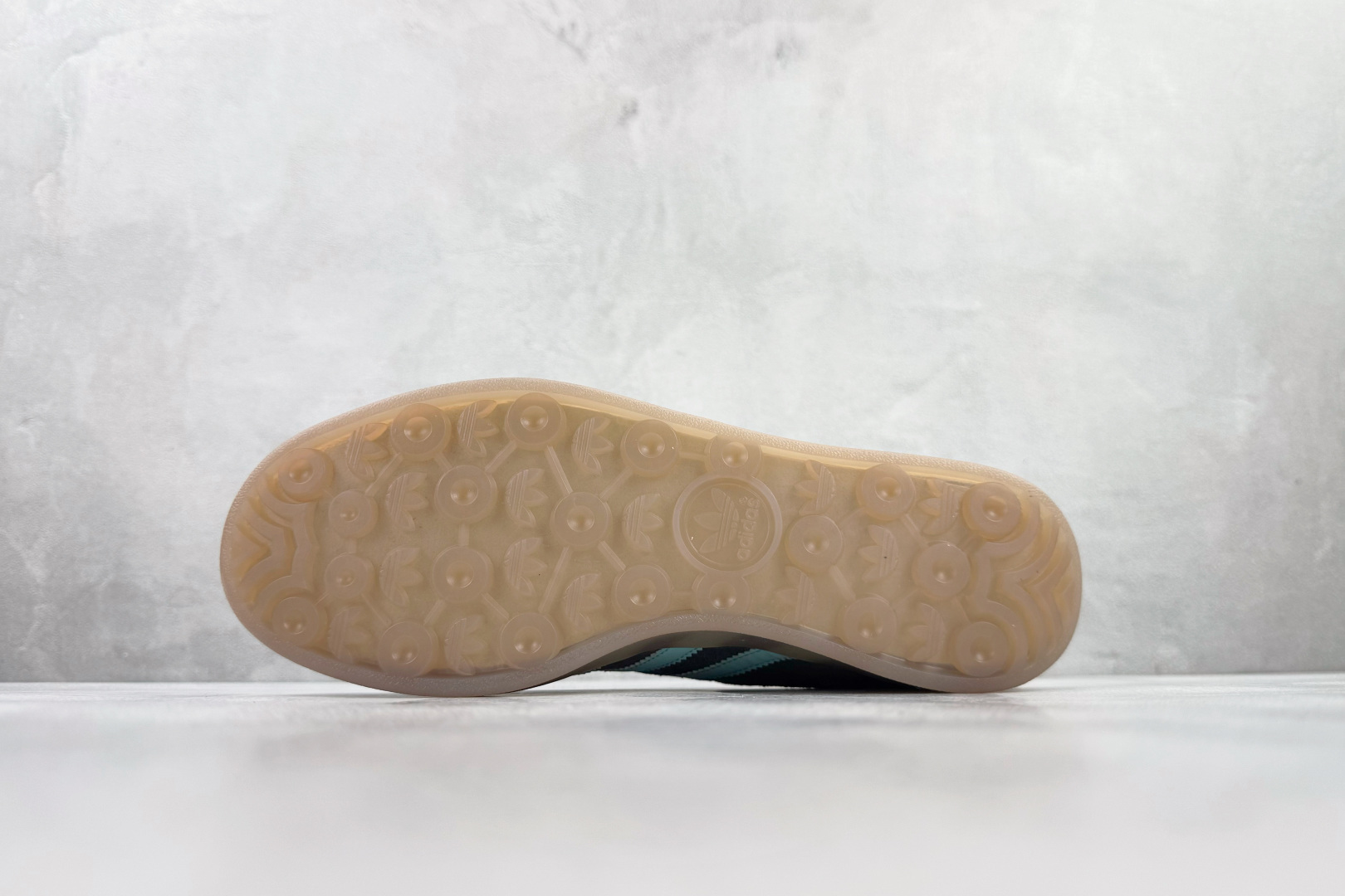 170 adidas originals GAZELLE INDOOR 蓝色 JI2587-Chinese UA Cheap High Quatity Brand Clothes Bags handbags Sneakers wholesale wholesaler seller from China Factory suppliers Fashion Clothing Shoes best Quality Beautiful Price 170 adidas originals GAZELLE INDOOR 蓝色 JI2587