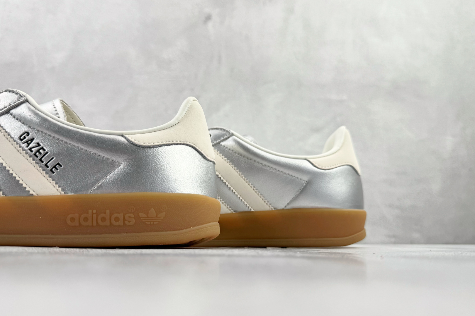 170 adidas originals GAZELLE INDOOR 金属银 JR1206