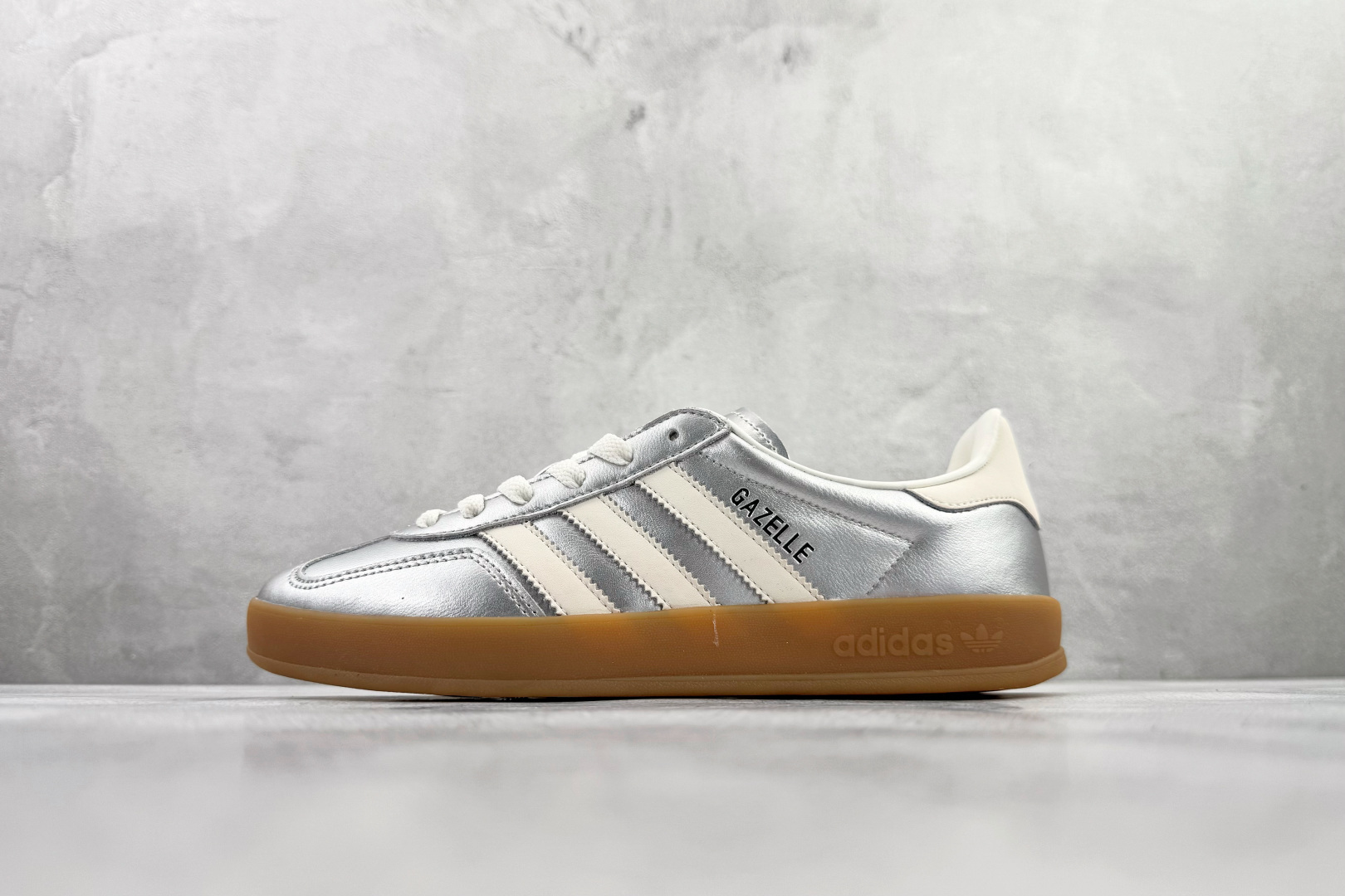 170 adidas originals GAZELLE INDOOR 金属银 JR1206