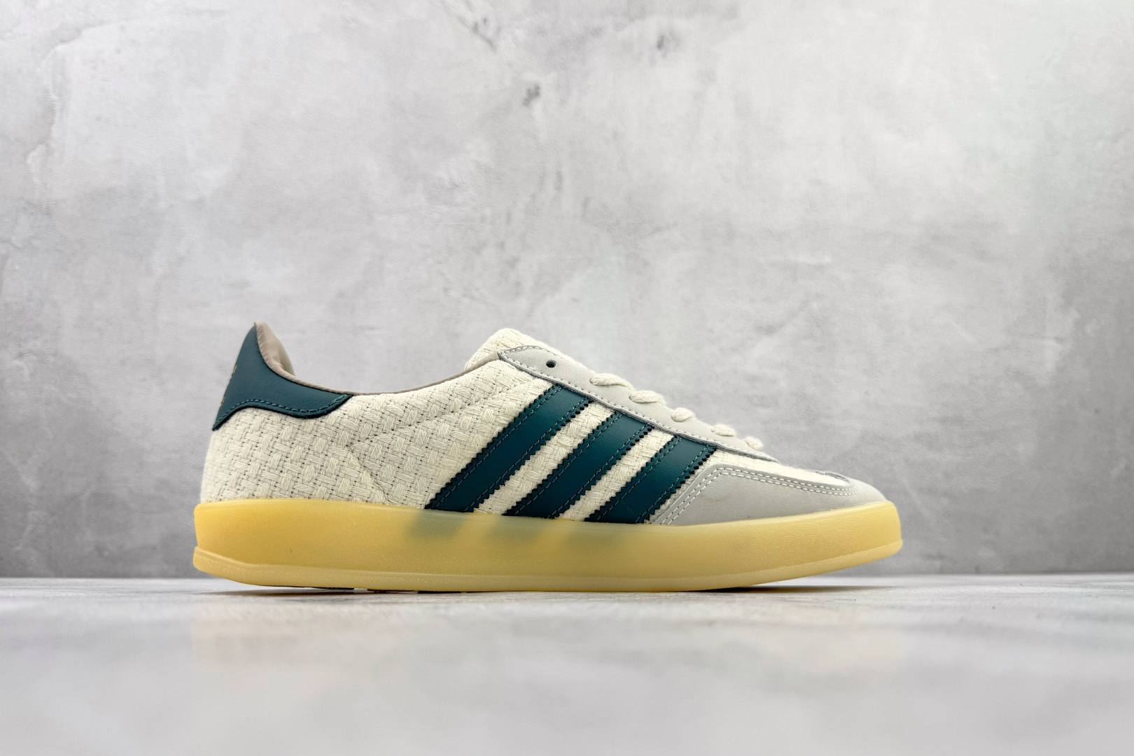 adidas originals GAZELLE INDOOR 米绿 JR3837