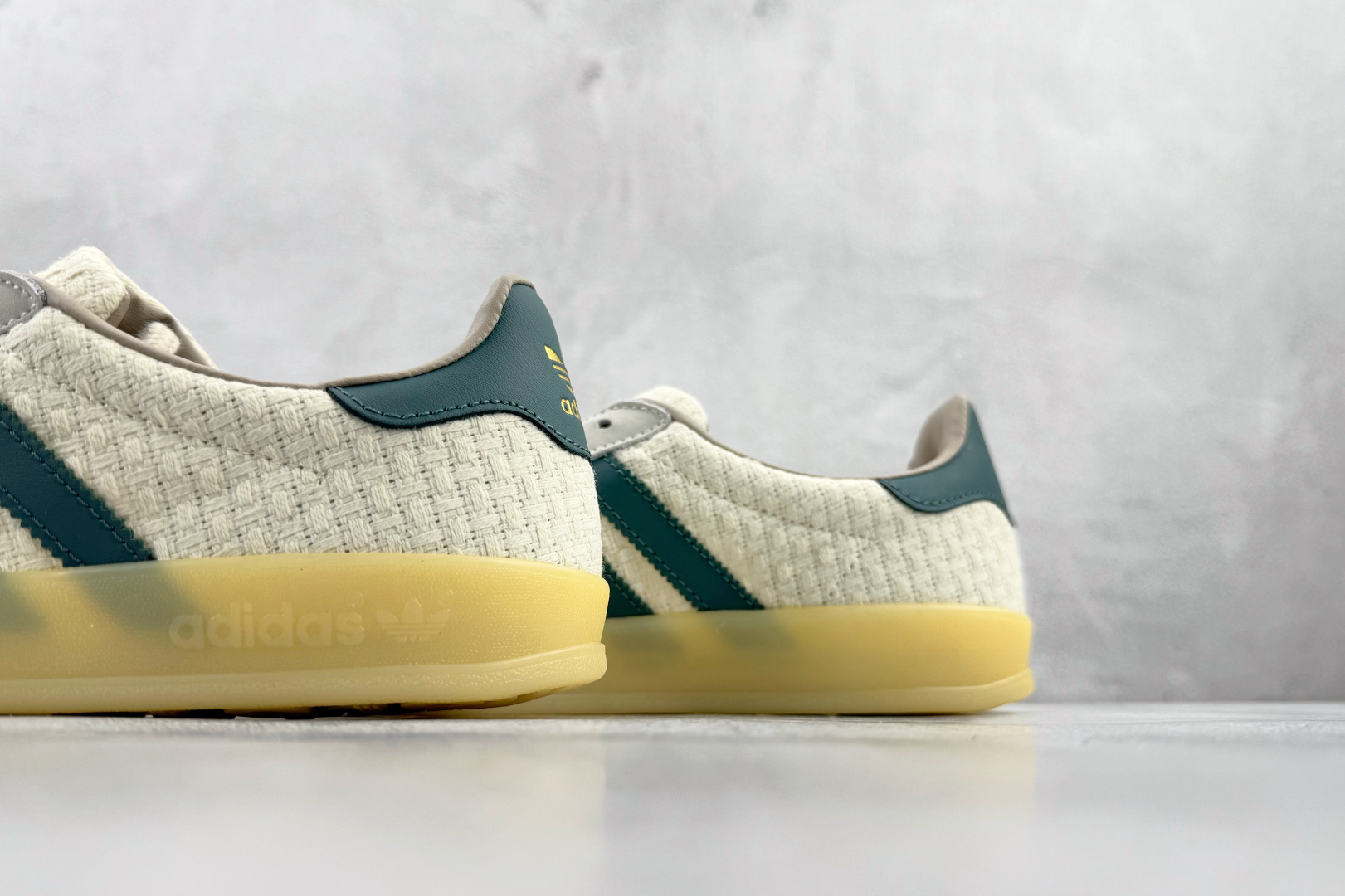 adidas originals GAZELLE INDOOR 米绿 JR3837
