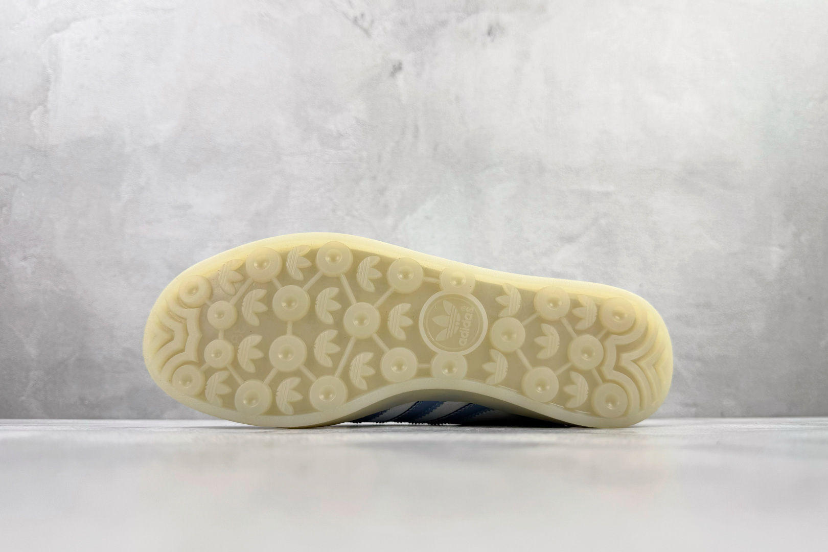 adidas originals GAZELLE INDOOR 蓝色 JI2711 adidas originals GAZELLE INDOOR 蓝色 JI2711