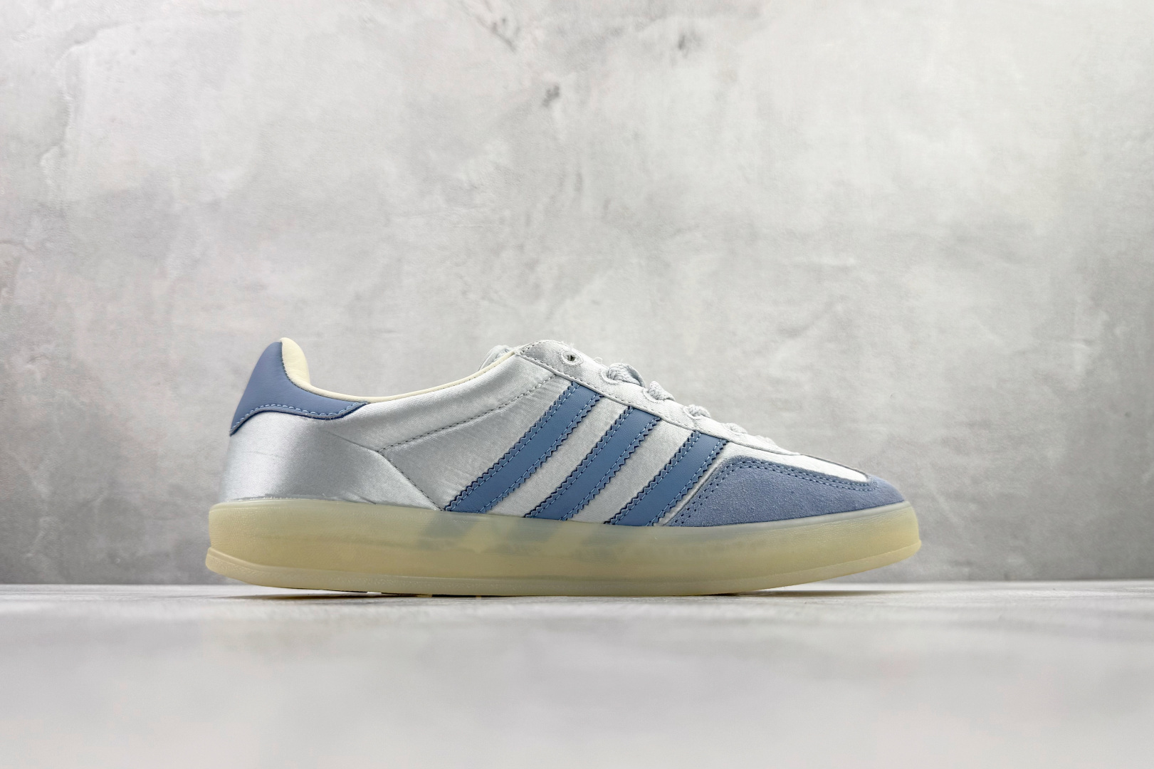 adidas originals GAZELLE INDOOR 蓝色 JI2711 adidas originals GAZELLE INDOOR 蓝色 JI2711