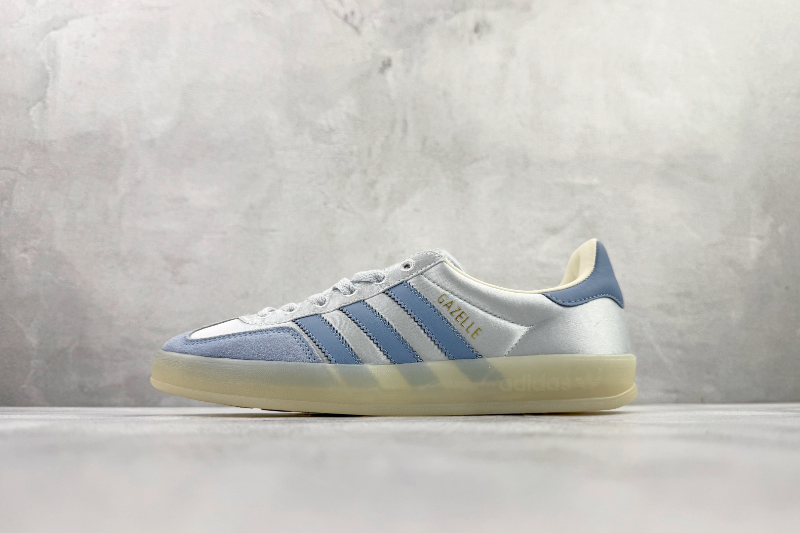adidas originals GAZELLE INDOOR 蓝色 JI2711 adidas originals GAZELLE INDOOR 蓝色 JI2711