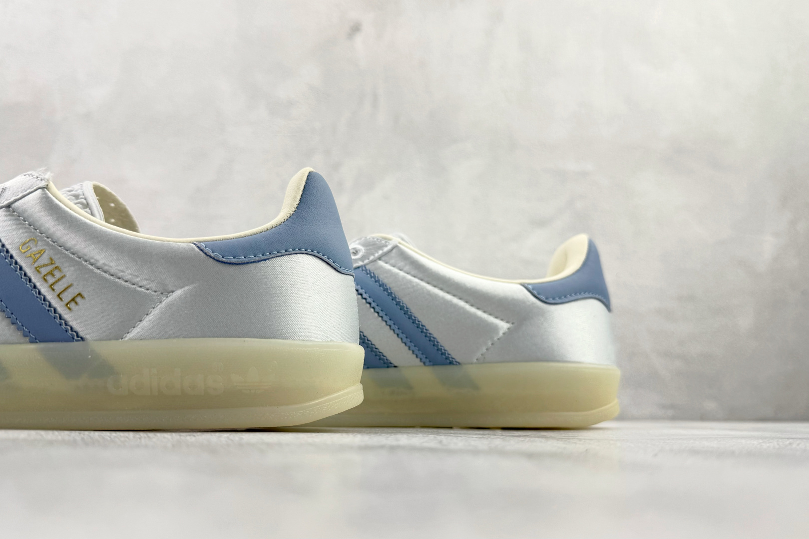 adidas originals GAZELLE INDOOR 蓝色 JI2711 adidas originals GAZELLE INDOOR 蓝色 JI2711