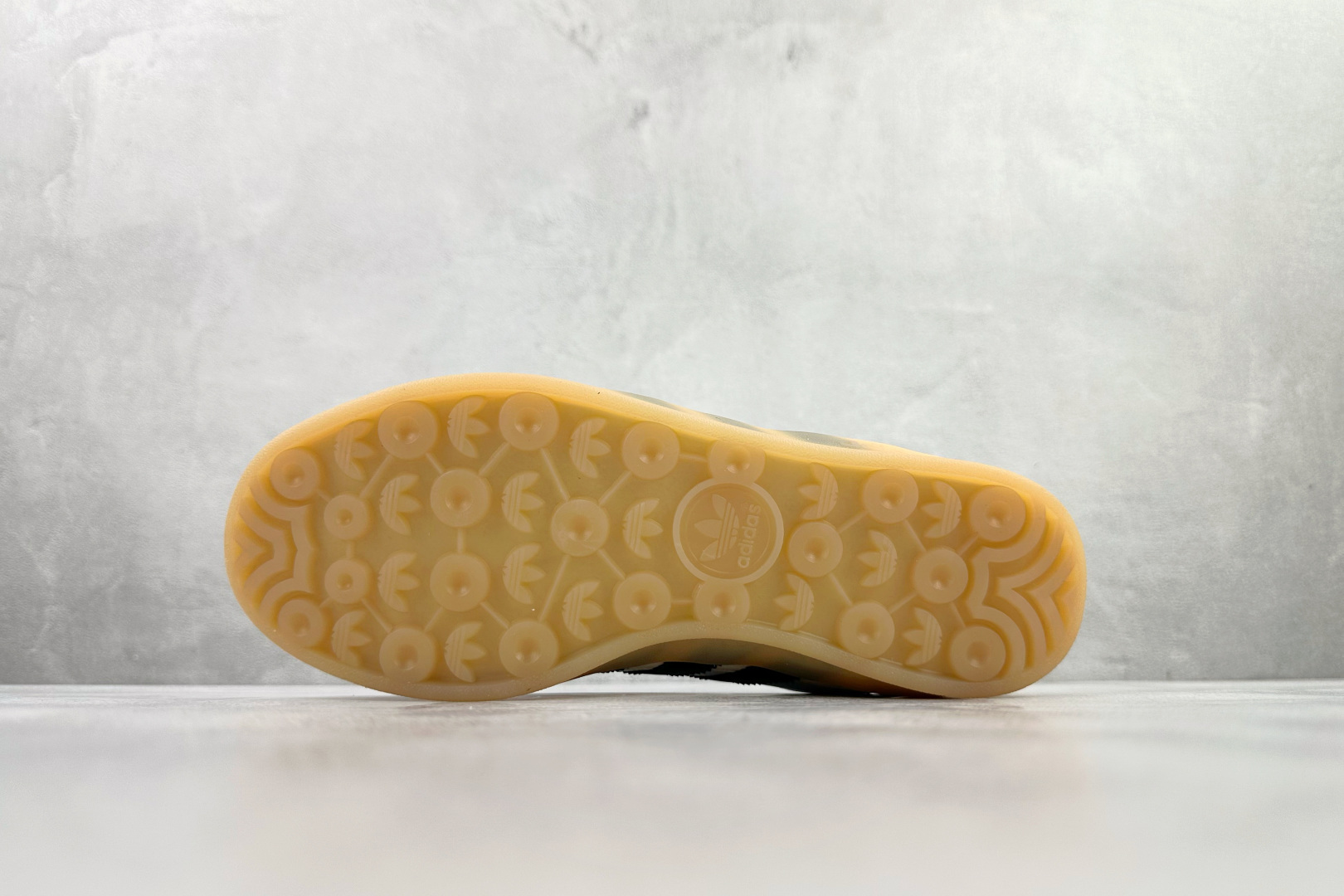 Bad Bunny x adidas originals GAZELLE 白黑 IF9735