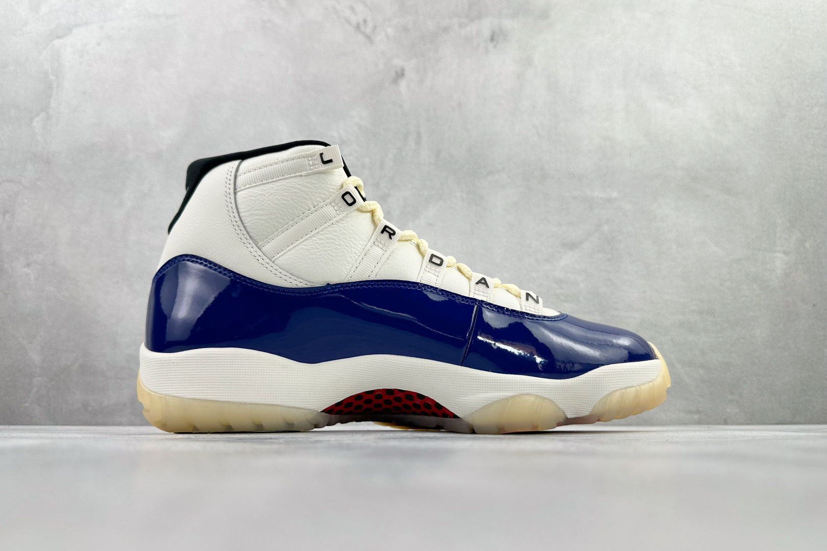 Jordan Air Jordan 11 Retro Rare Air 深宝蓝色 IH2364-400