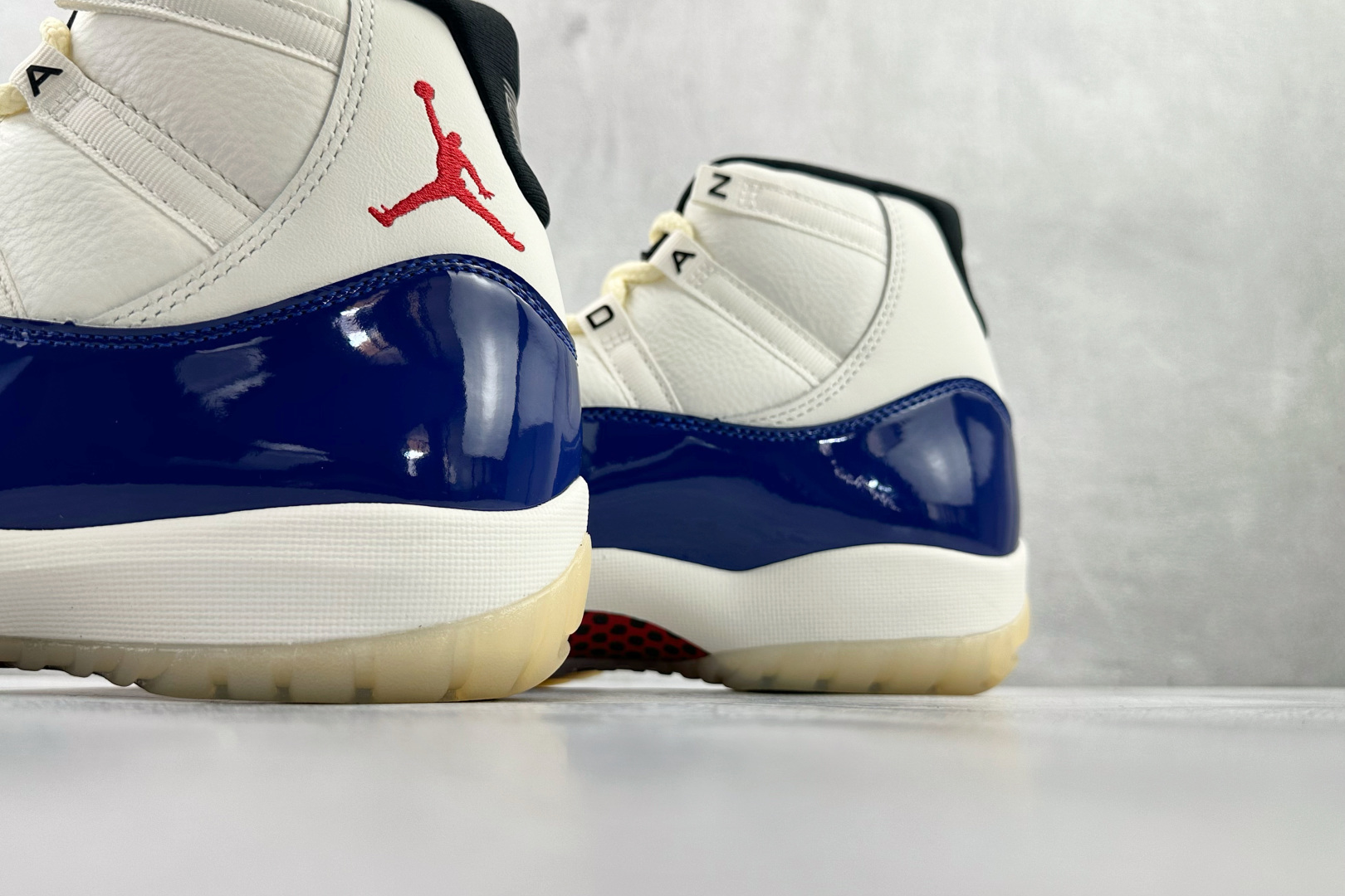 Jordan Air Jordan 11 Retro Rare Air 深宝蓝色 IH2364-400