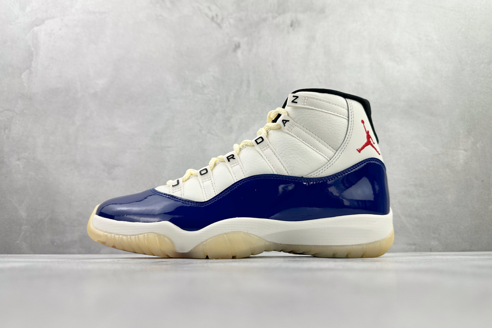 Jordan Air Jordan 11 Retro Rare Air 深宝蓝色 IH2364-400