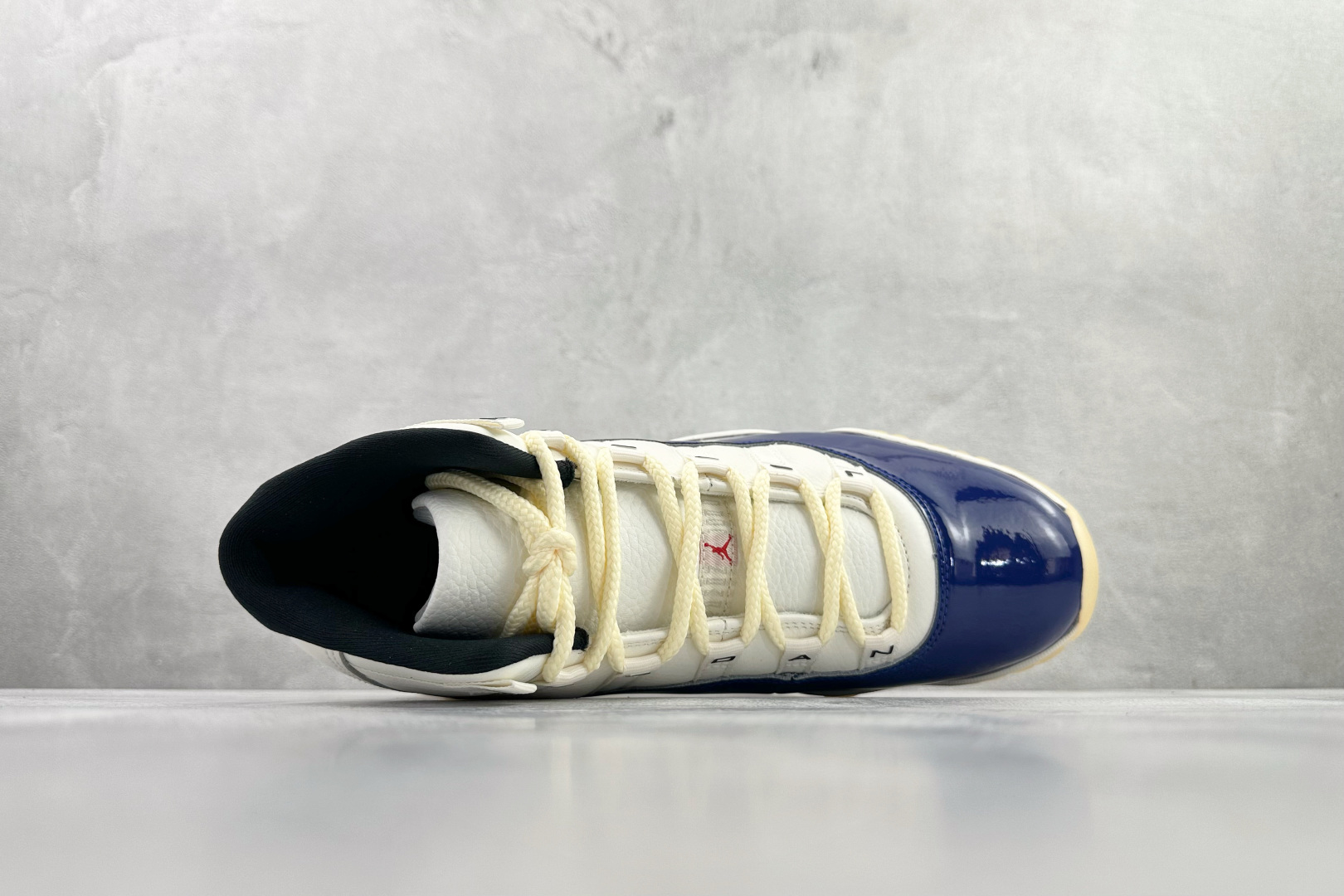 Jordan Air Jordan 11 Retro Rare Air 深宝蓝色 IH2364-400