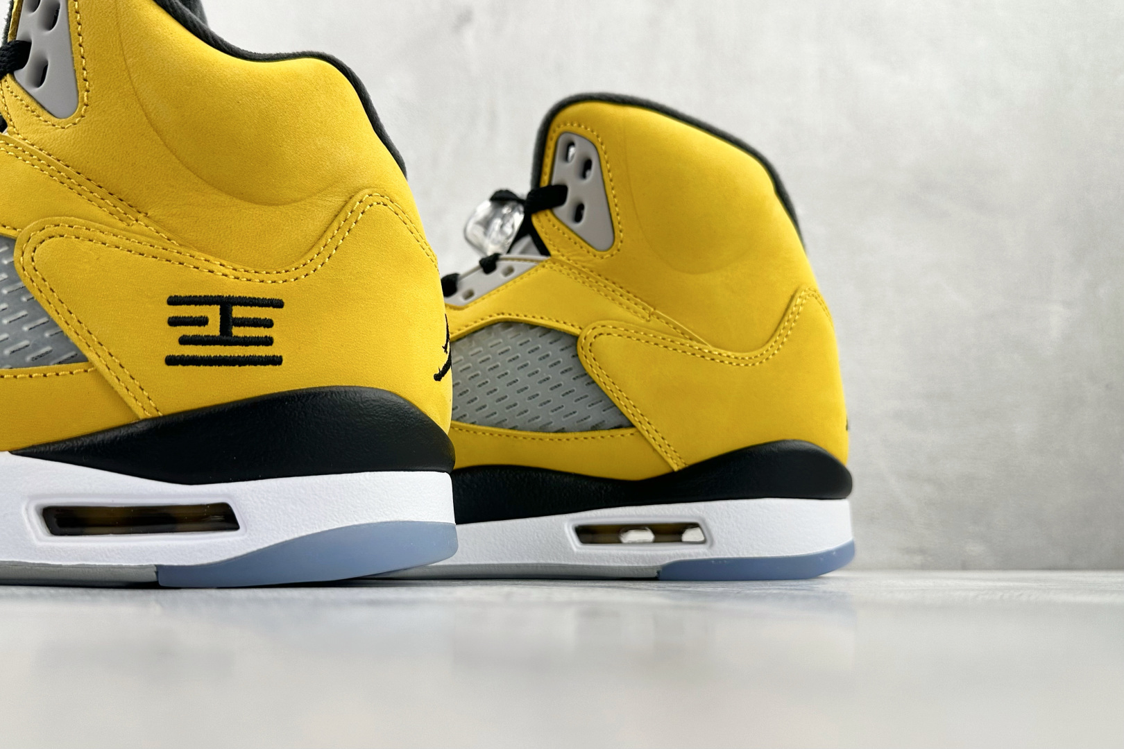 Jordan Air Jordan 5 Retro 黄色 IO3372-700