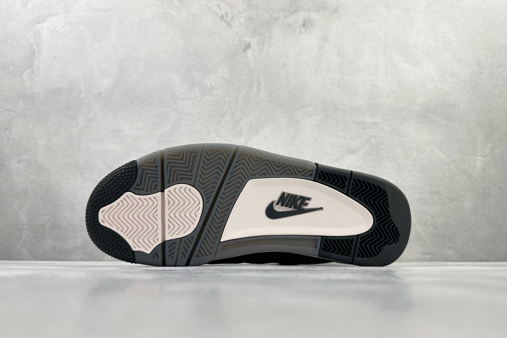Jordan Air Jordan 4 Retro 灰黑 IB4171-200