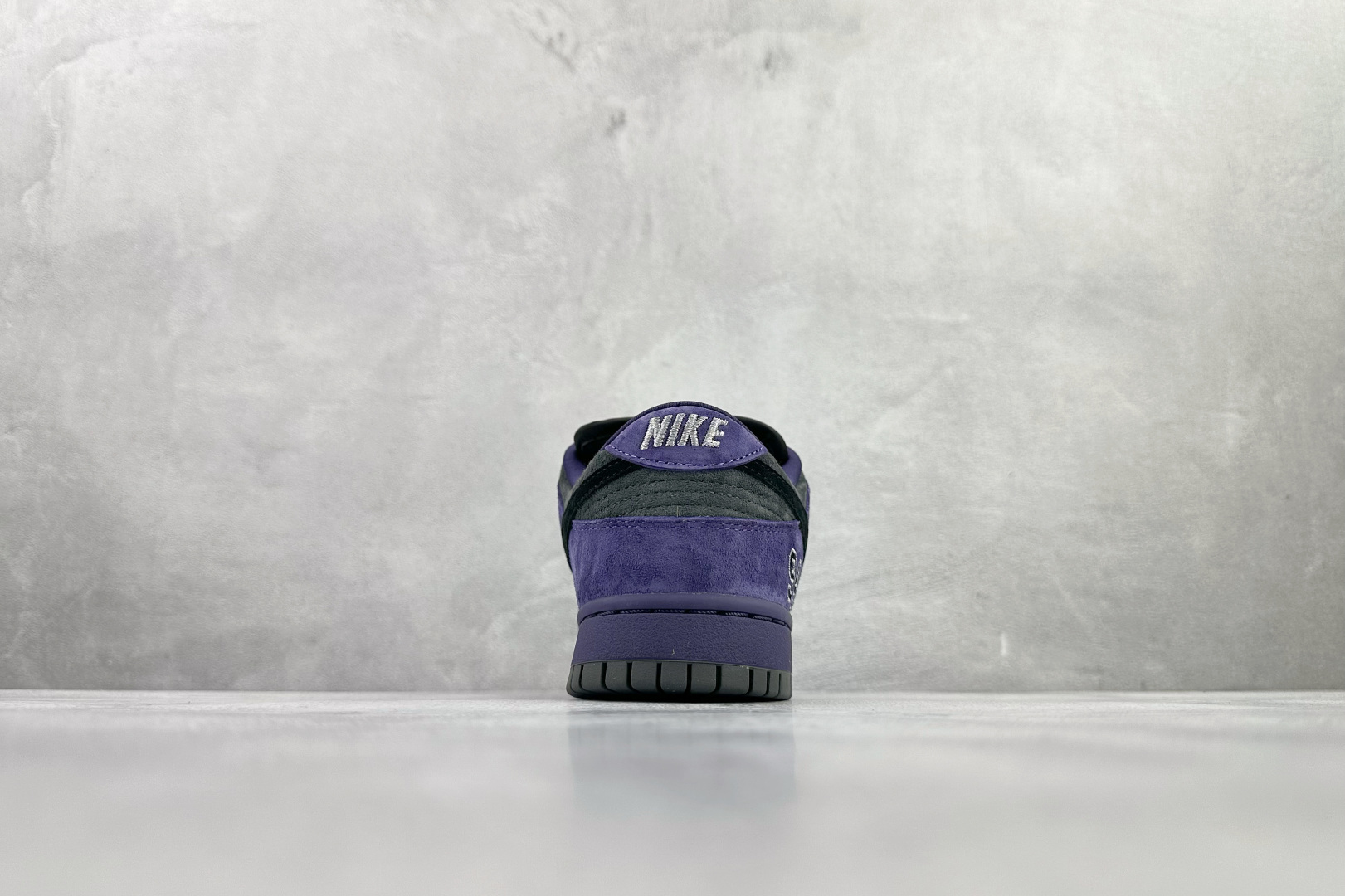 Supreme x Nike Dunk SB DUNK LOW 紫色 HQ8487-500