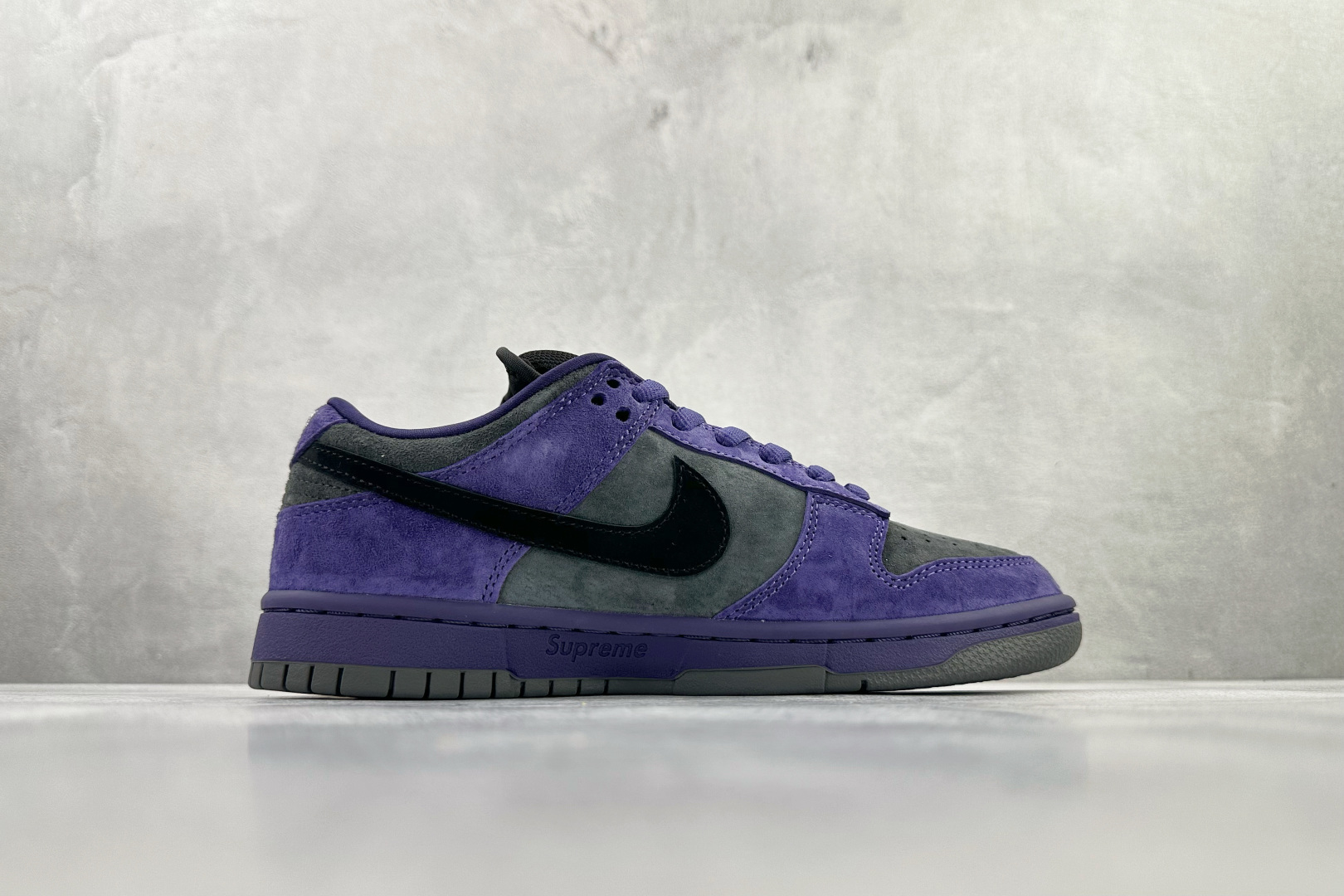 Supreme x Nike Dunk SB DUNK LOW 紫色 HQ8487-500
