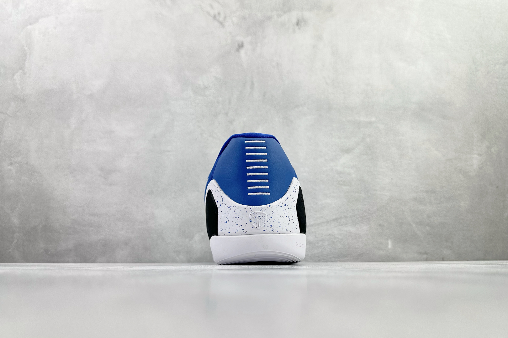 Nike Kobe 9 蓝白色 FV3607-400