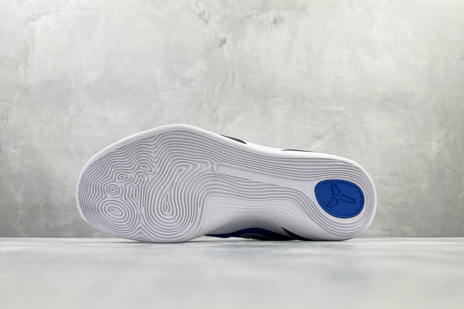 Nike Kobe 9 蓝白色 FV3607-400