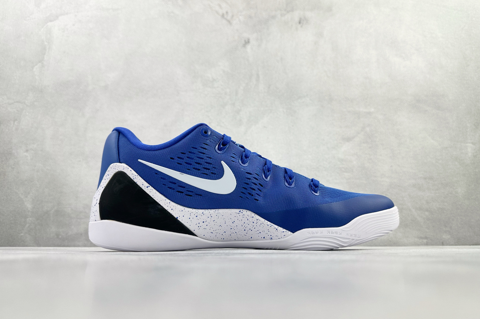 Nike Kobe 9 蓝白色 FV3607-400