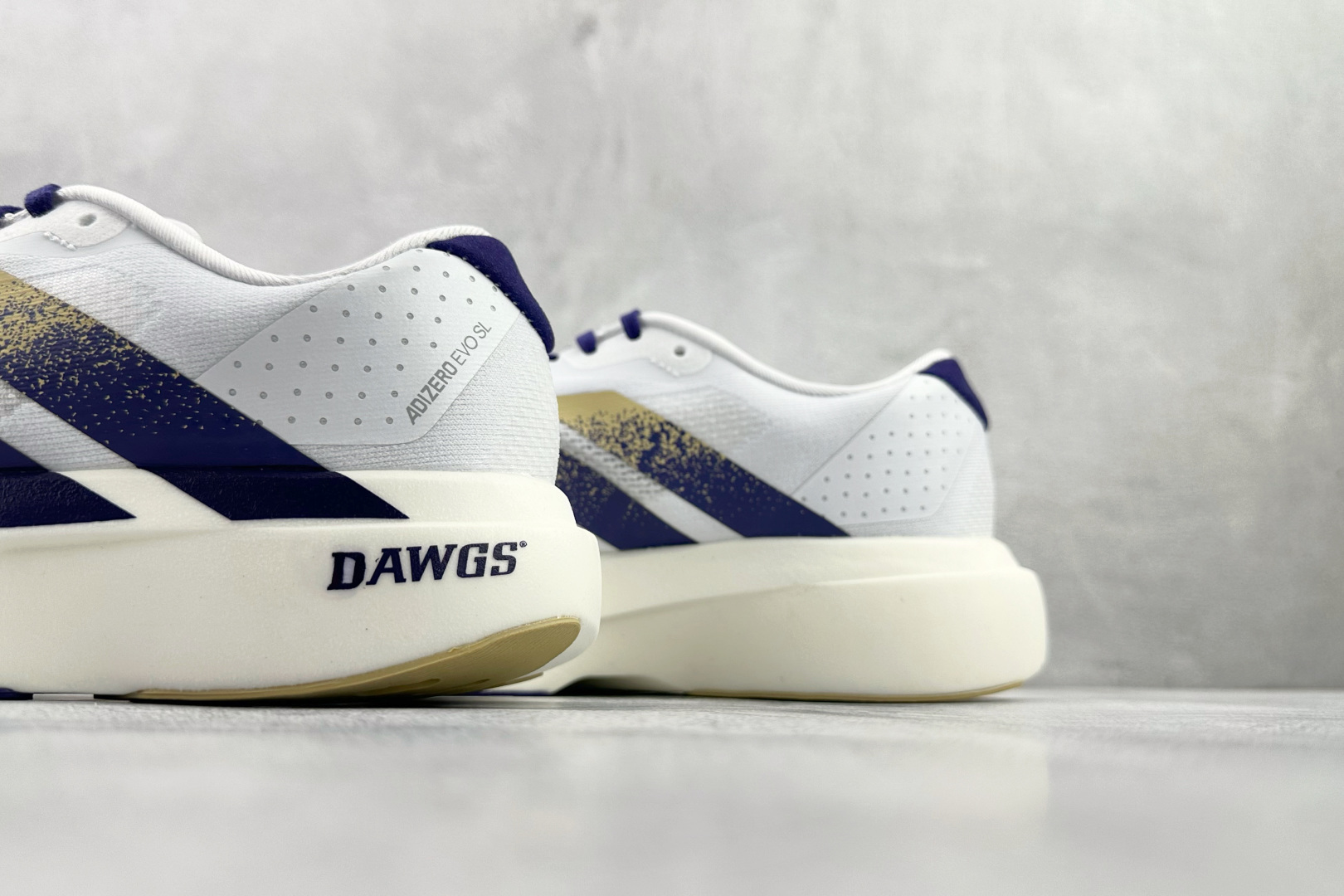 全新工厂开发 adidas Adizero Evo SL 白紫 JQ4578