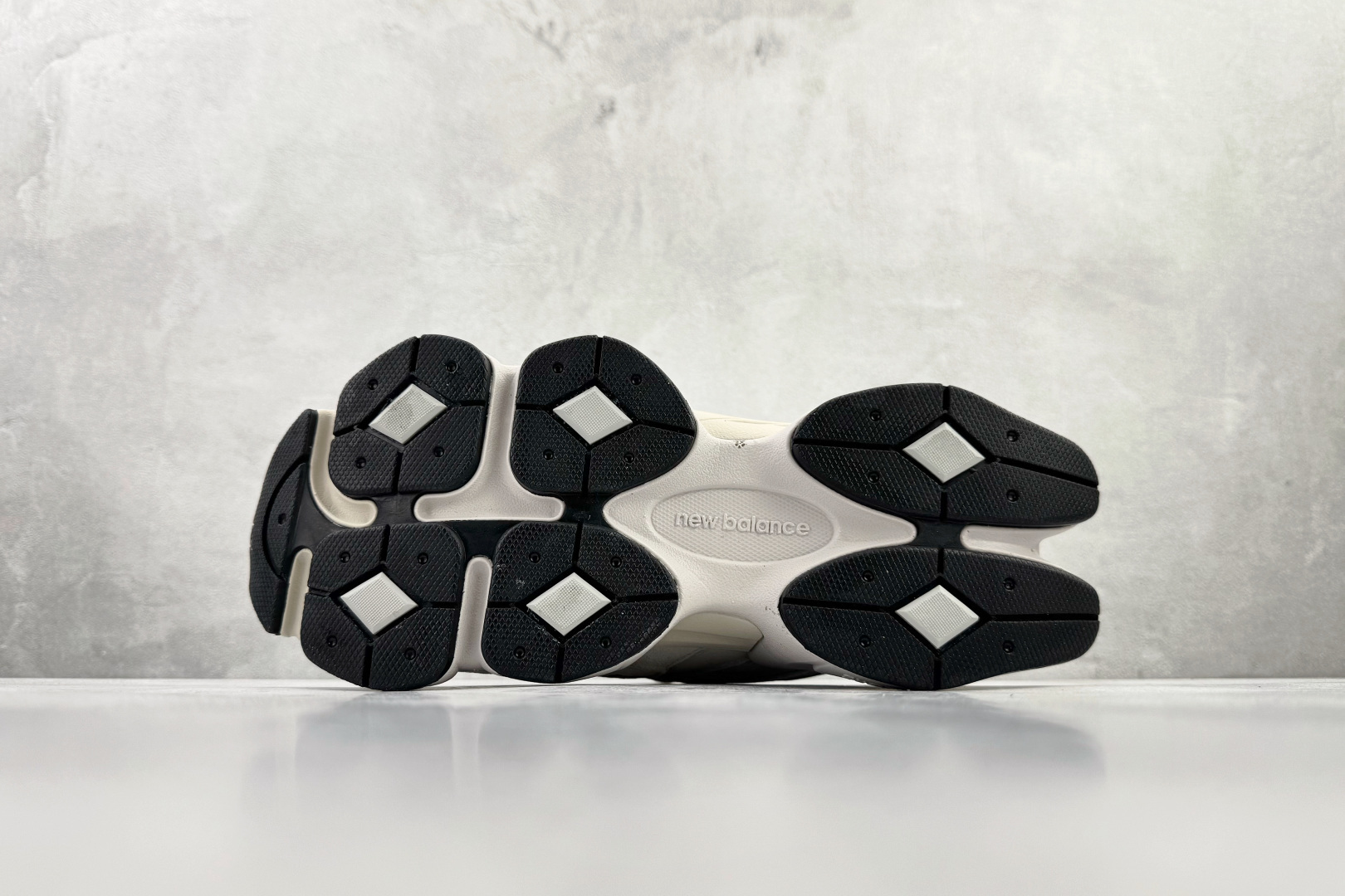 大厂出品 New Balance NB 9060 灰银 U9060JRB-High Quatity Cheap Brand wholesale wholesaler seller Clothes Bags handbags Sneakers Top Fashion Clothing Shoes from China Factory Chinese suppliers best Quality Beautiful Price 大厂出品 New Balance NB 9060 灰银 U9060JRB